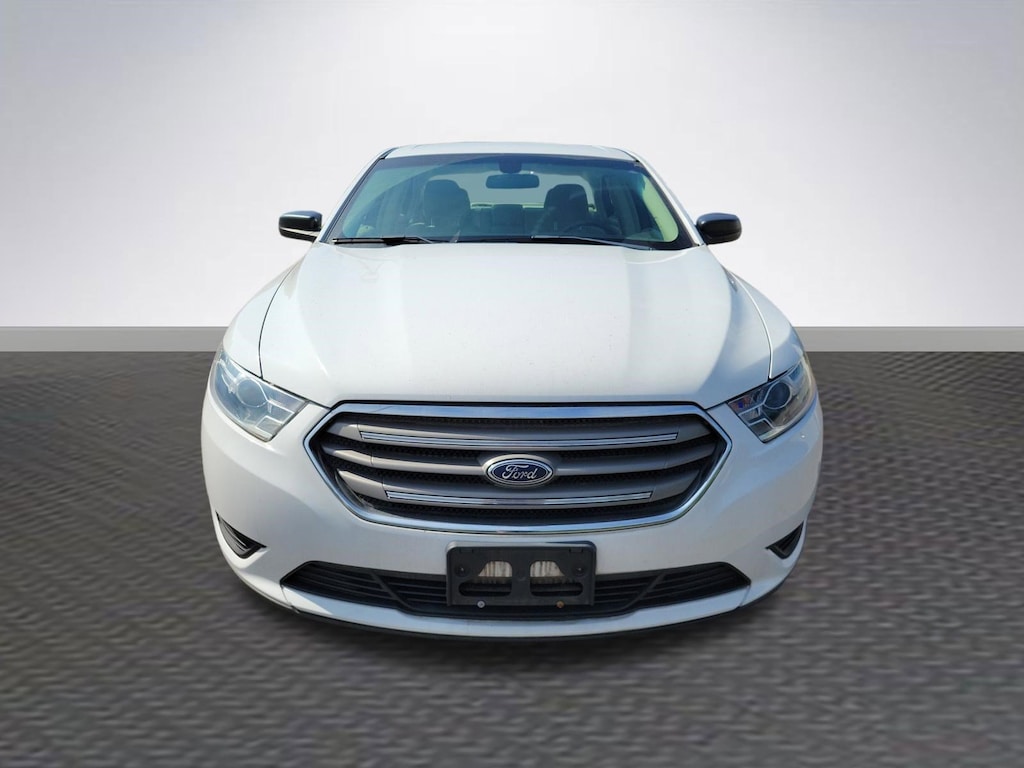 Used 2018 Ford Taurus SE Sedan