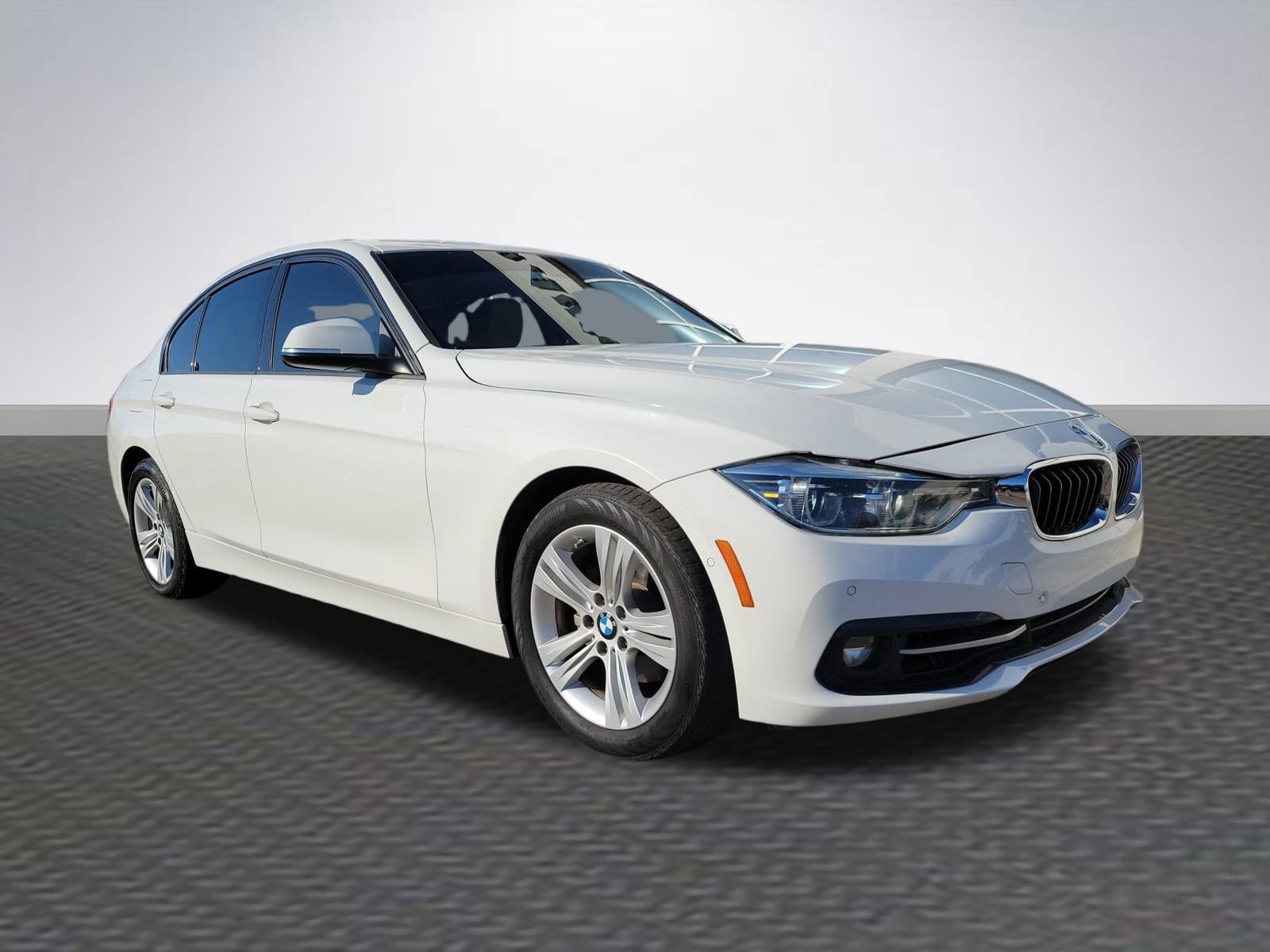 2016 BMW 3 Series 328i's photo