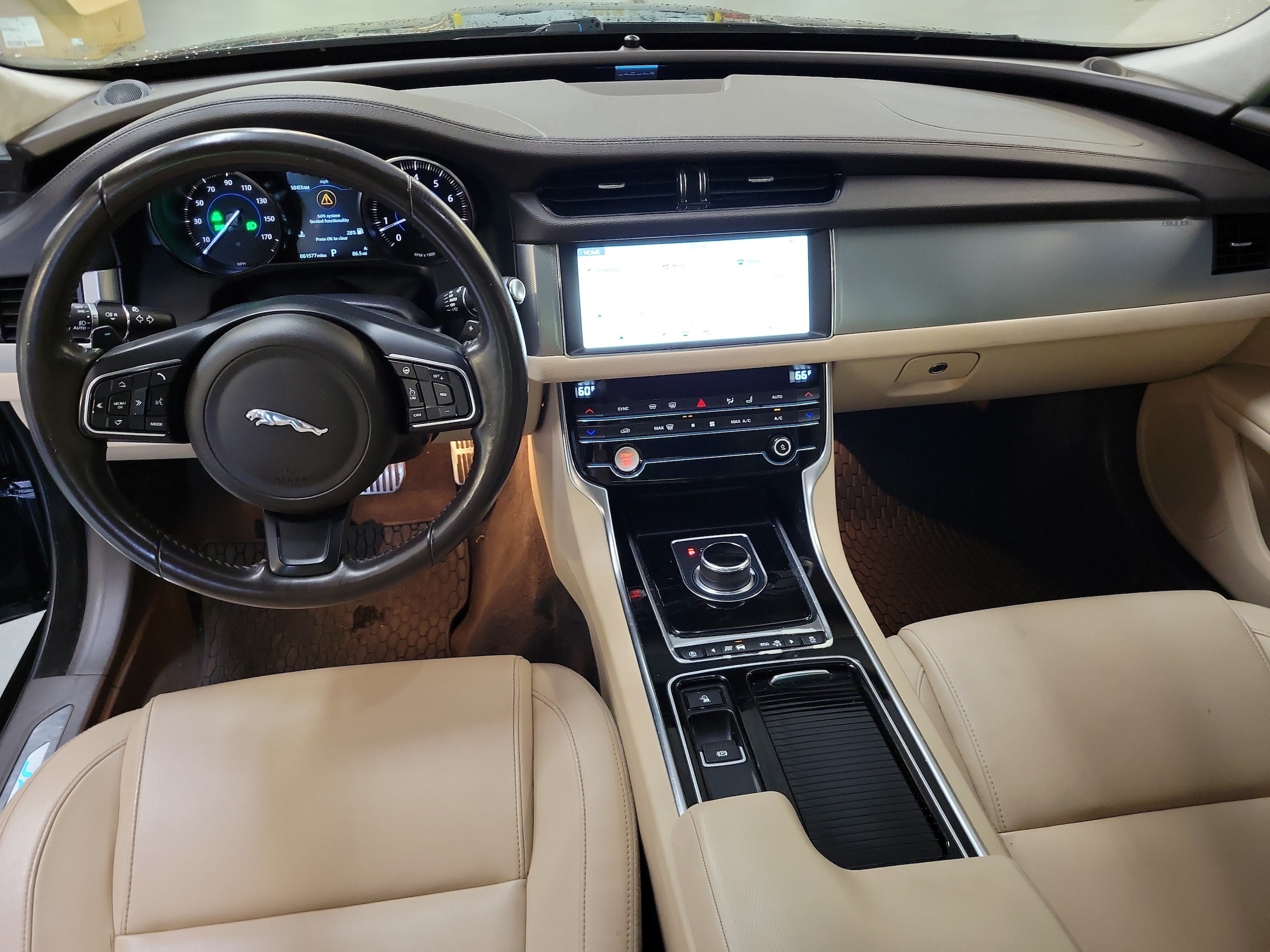 2020 Jaguar XF Premium - Photo 14