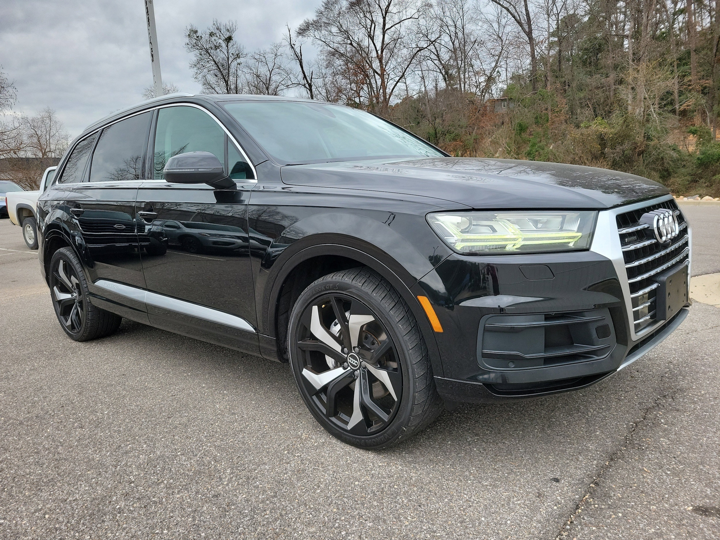 2019 Audi Q7 SE Premium Plus's photo
