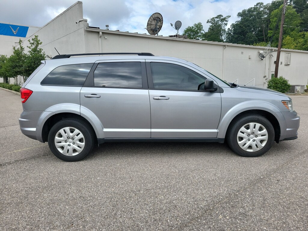Used 2018 Dodge Journey SE SUV