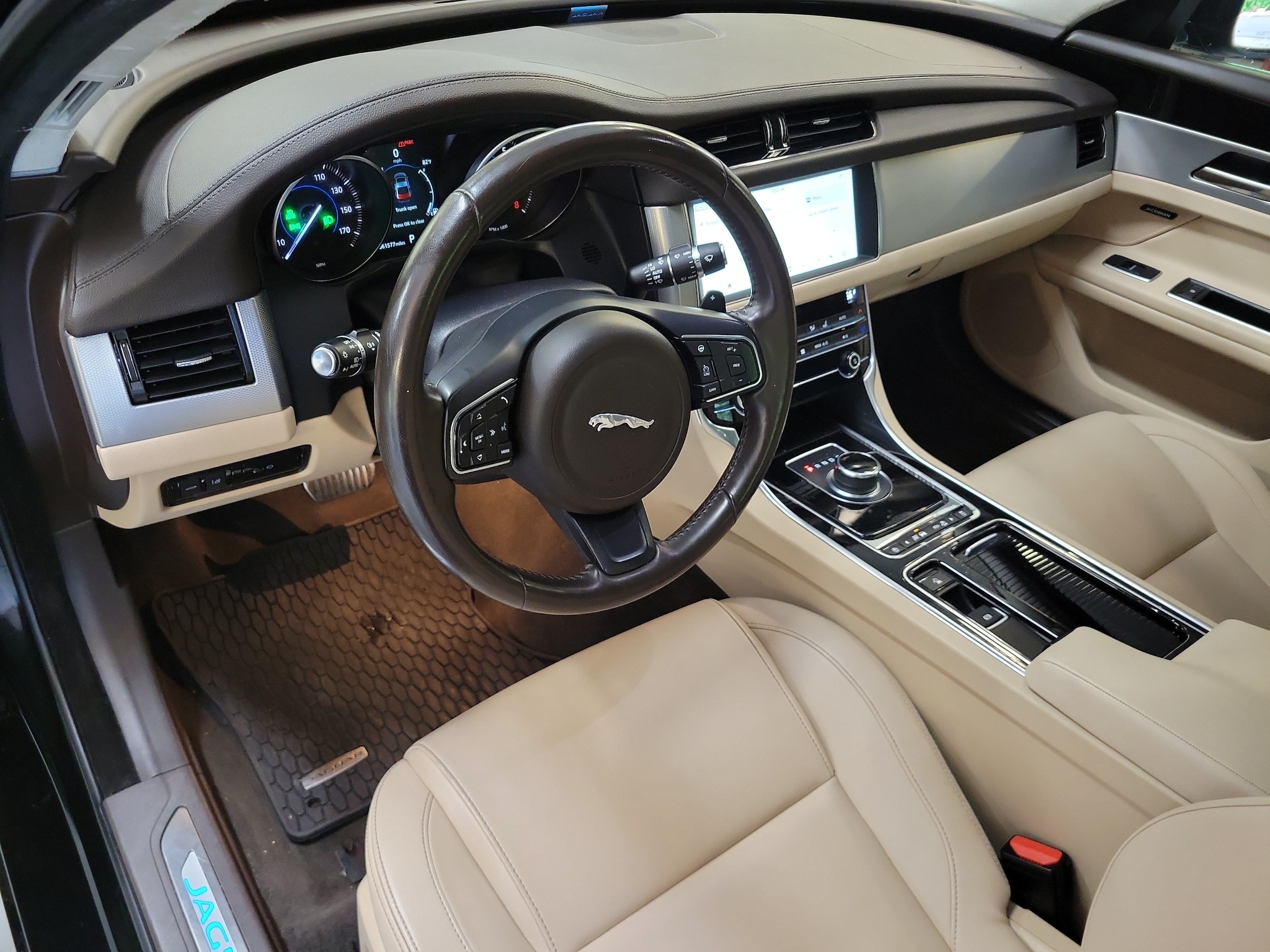 2020 Jaguar XF Premium - Photo 8