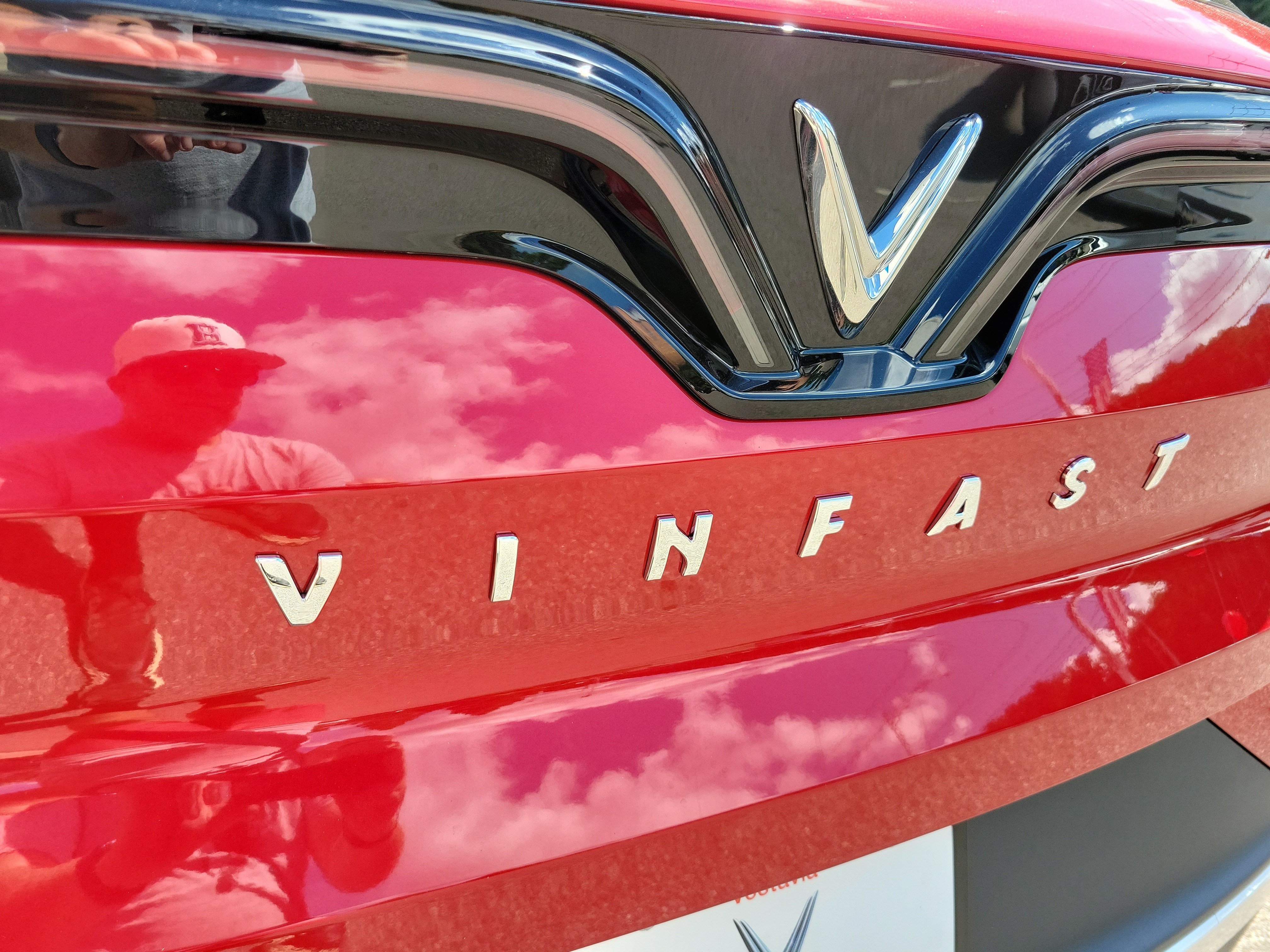 2025 VinFast VF 8 Eco - Photo 8