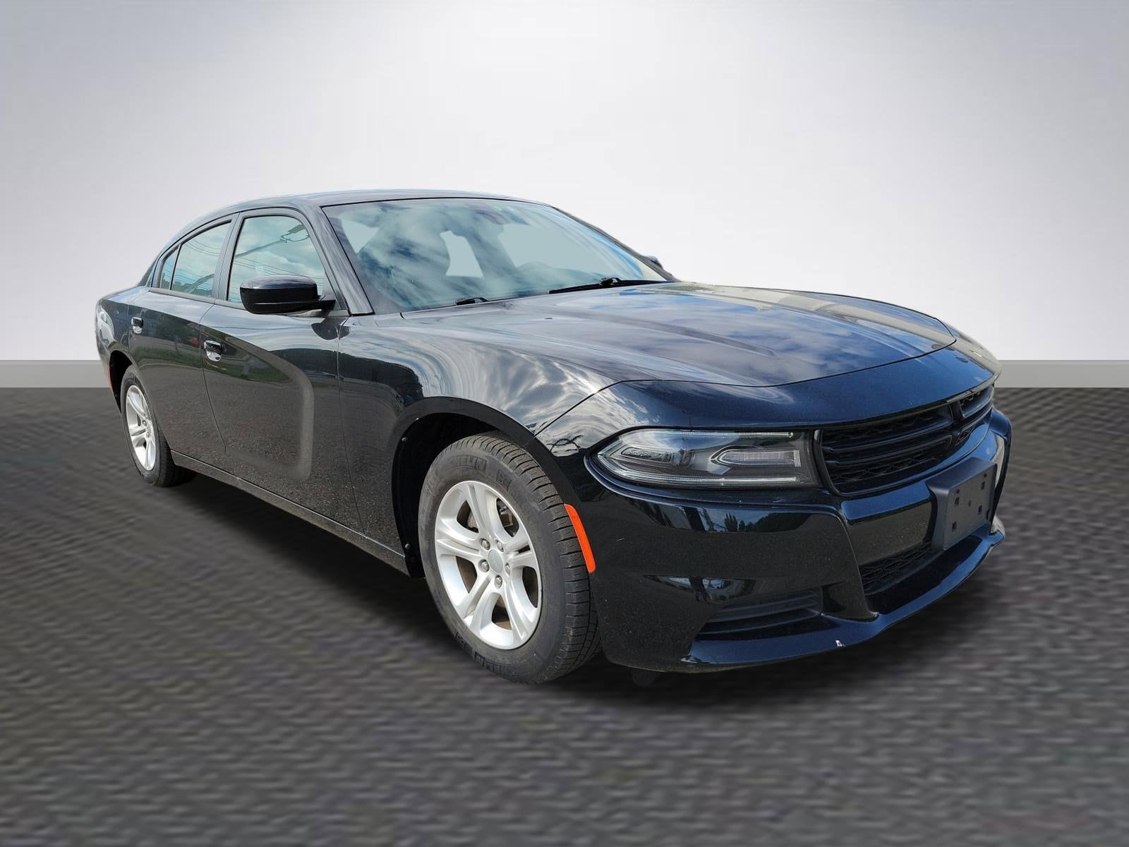 2019 Dodge Charger SXT's photo