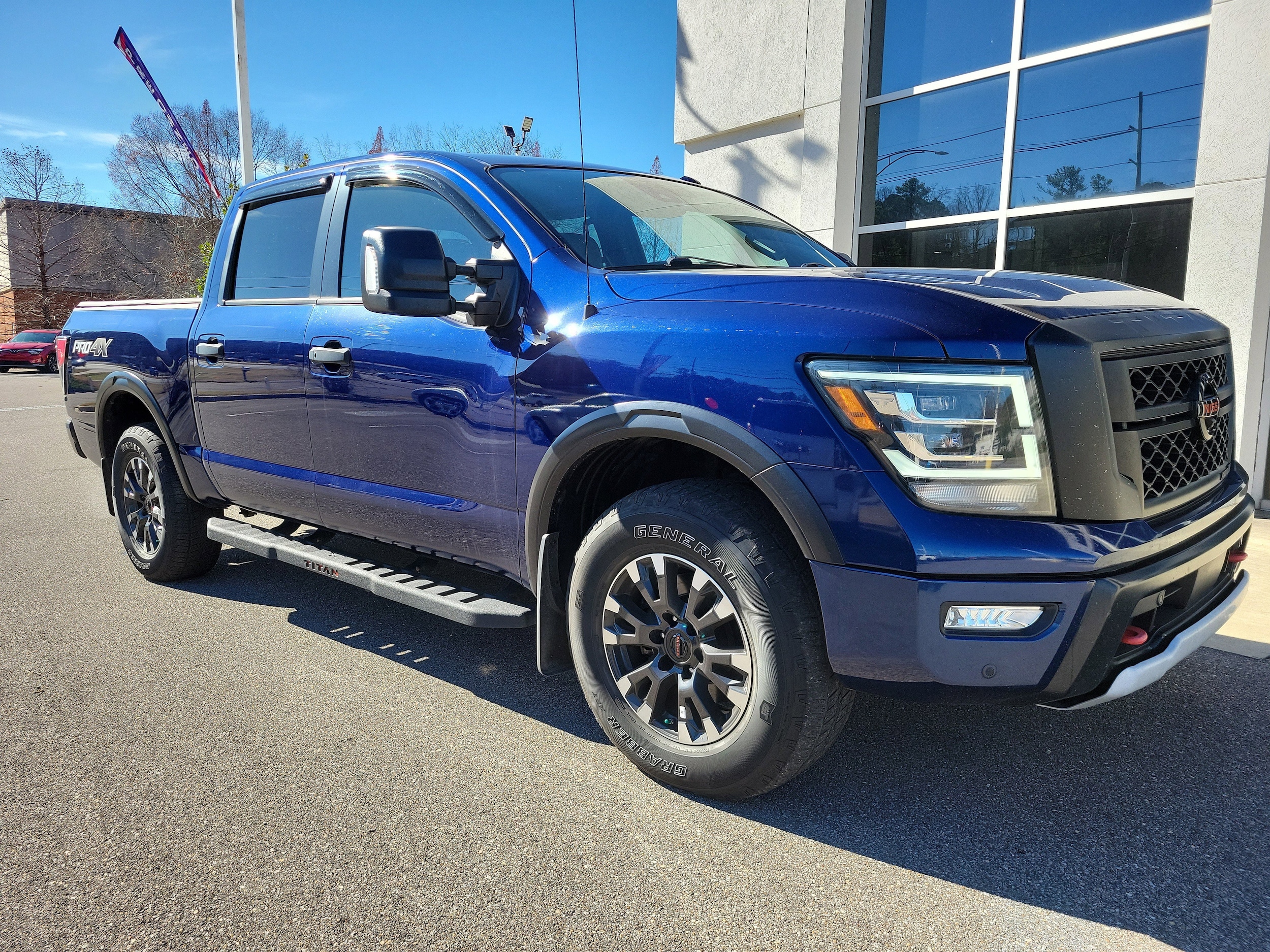 2021 Nissan Titan PRO-4X's photo