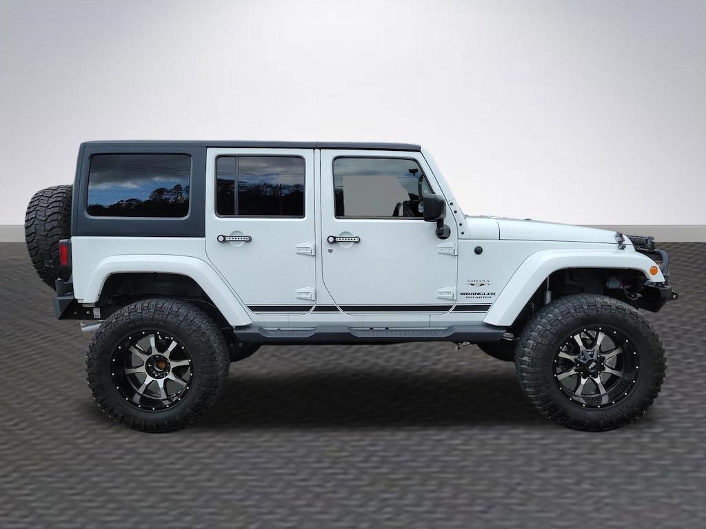 Used 2017 Jeep Wrangler JK Unlimited Sahara 4x4 SUV