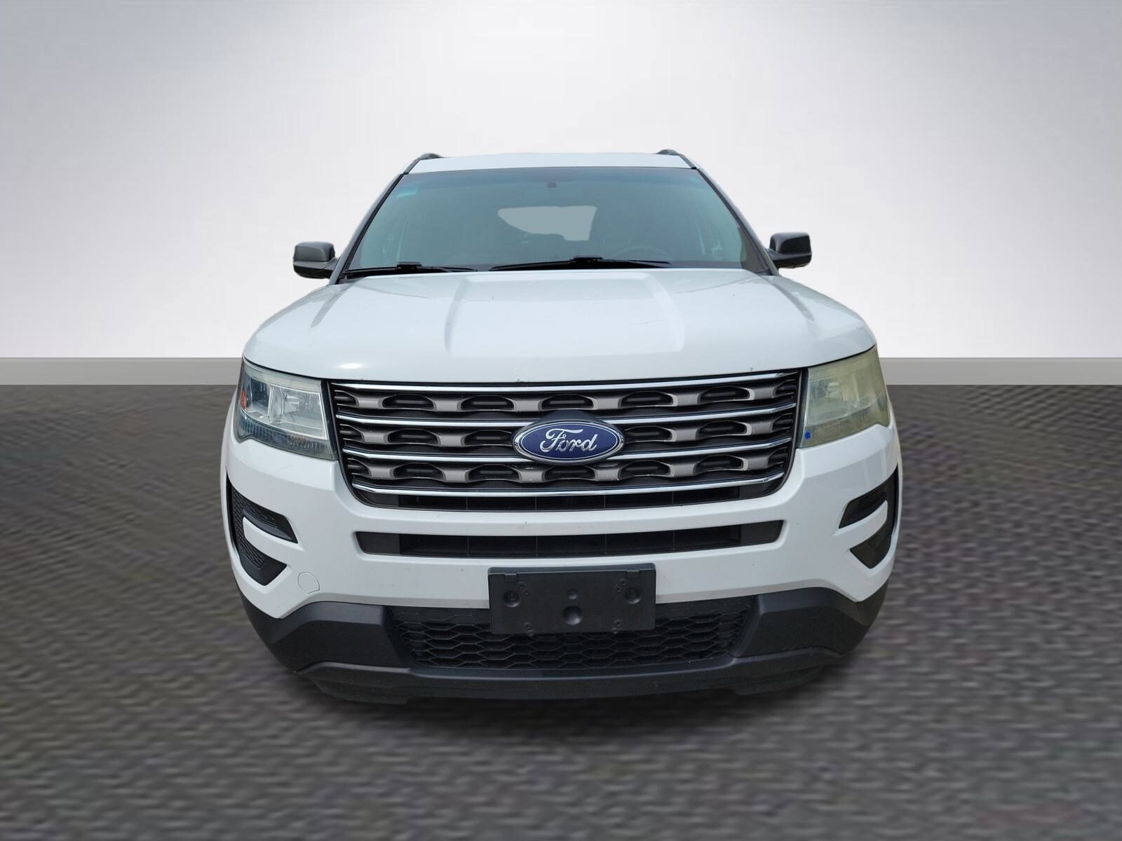 2016 Ford Explorer Base photo 2