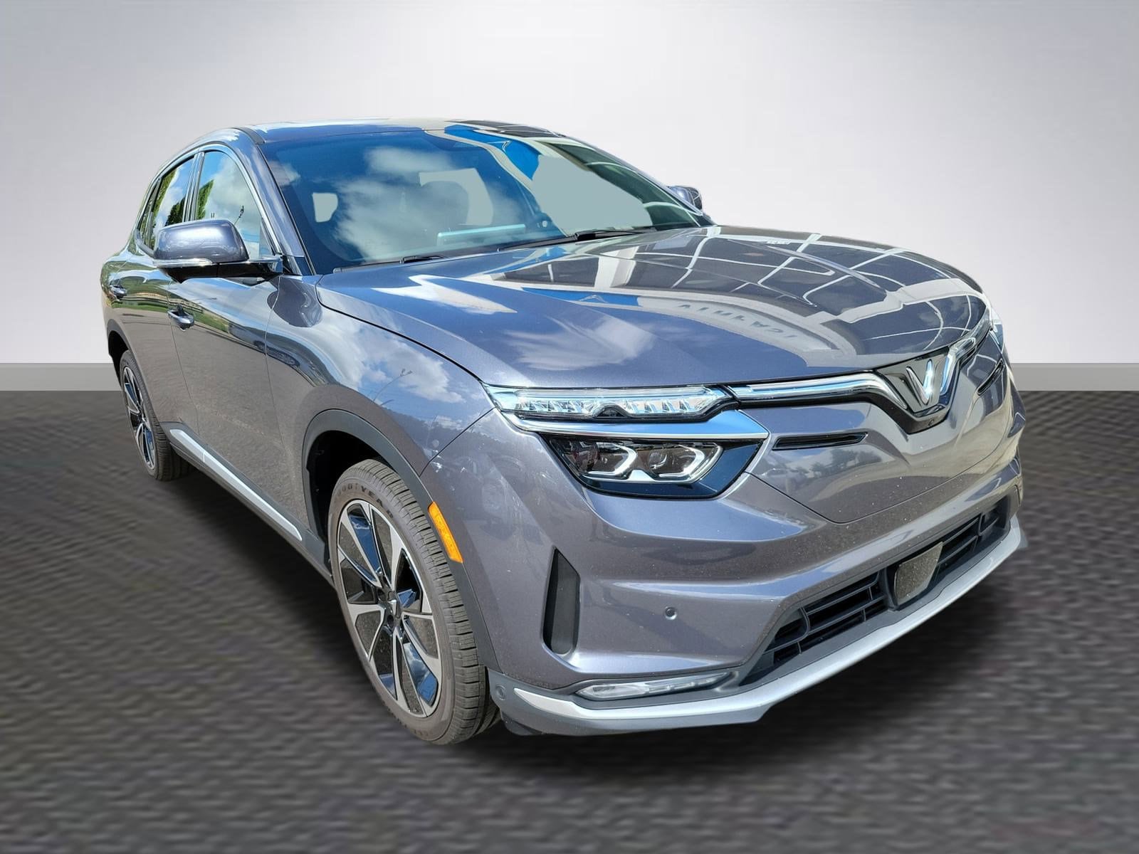 2025 VinFast VF 8 Plus's photo