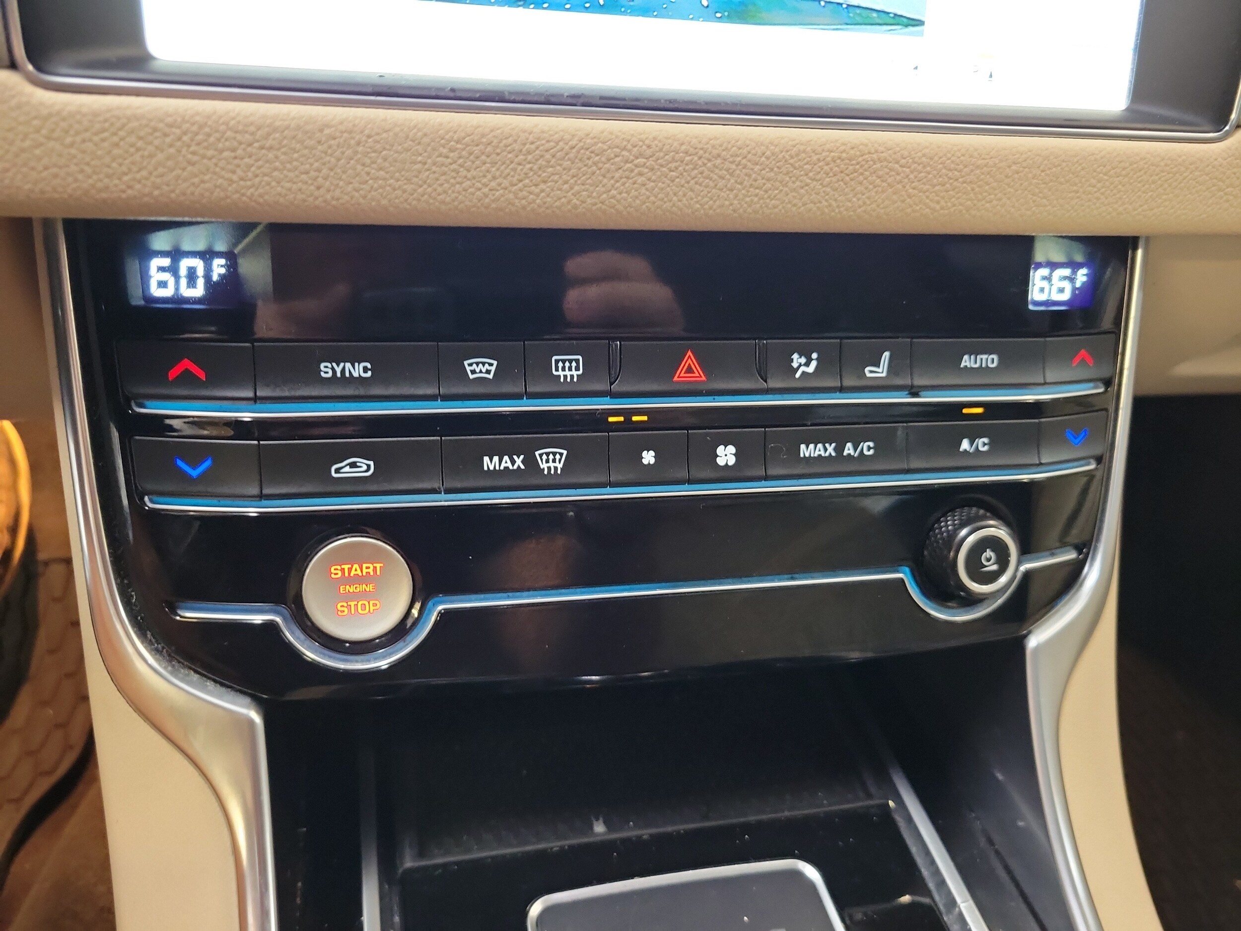 2020 Jaguar XF Premium - Photo 17