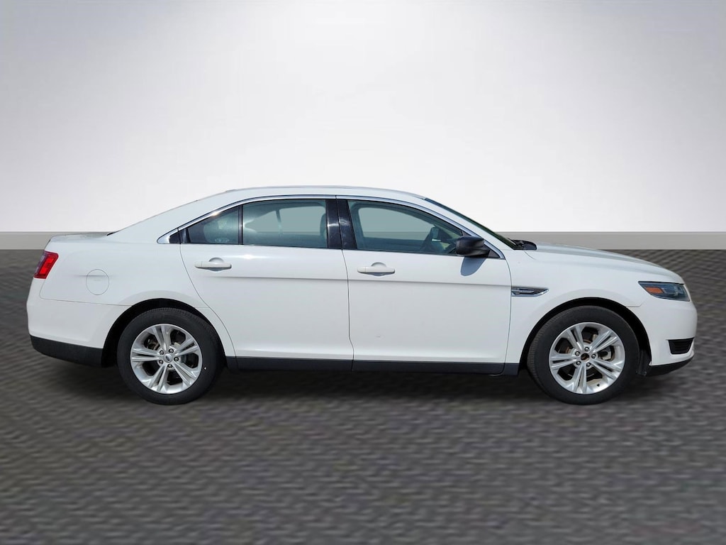 Used 2018 Ford Taurus SE Sedan