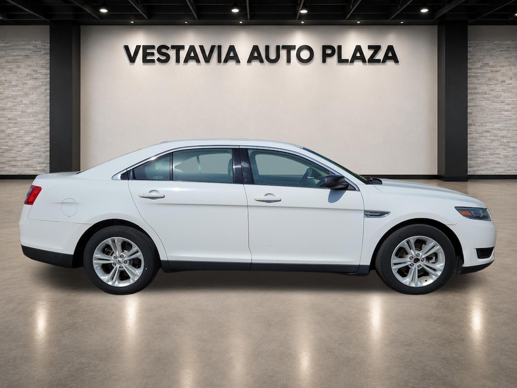 Used 2018 Ford Taurus SE Sedan