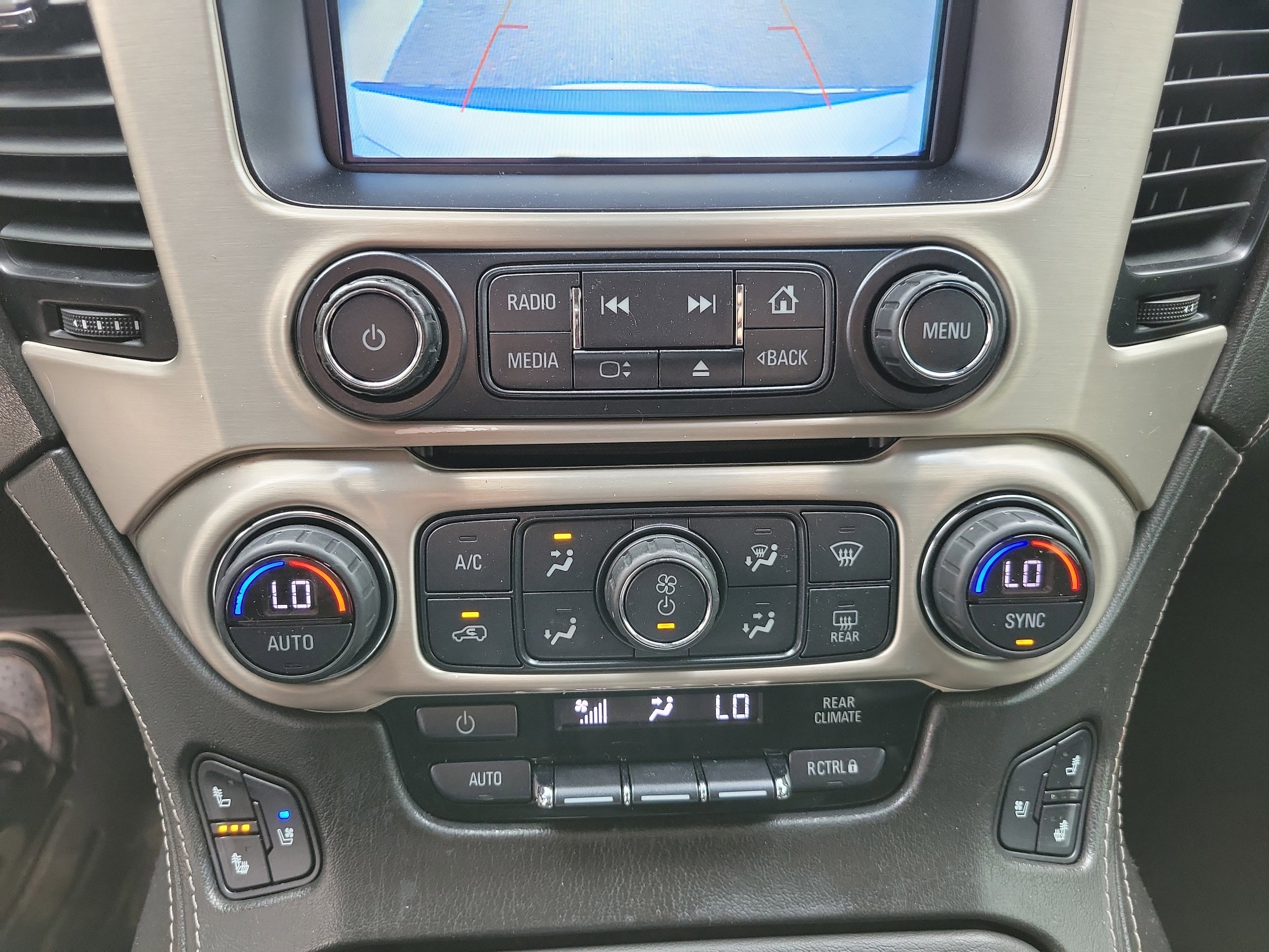 2020 GMC Yukon XL Denali - Photo 18