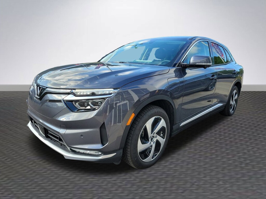 New 2025 VinFast VF 8 Eco SUV