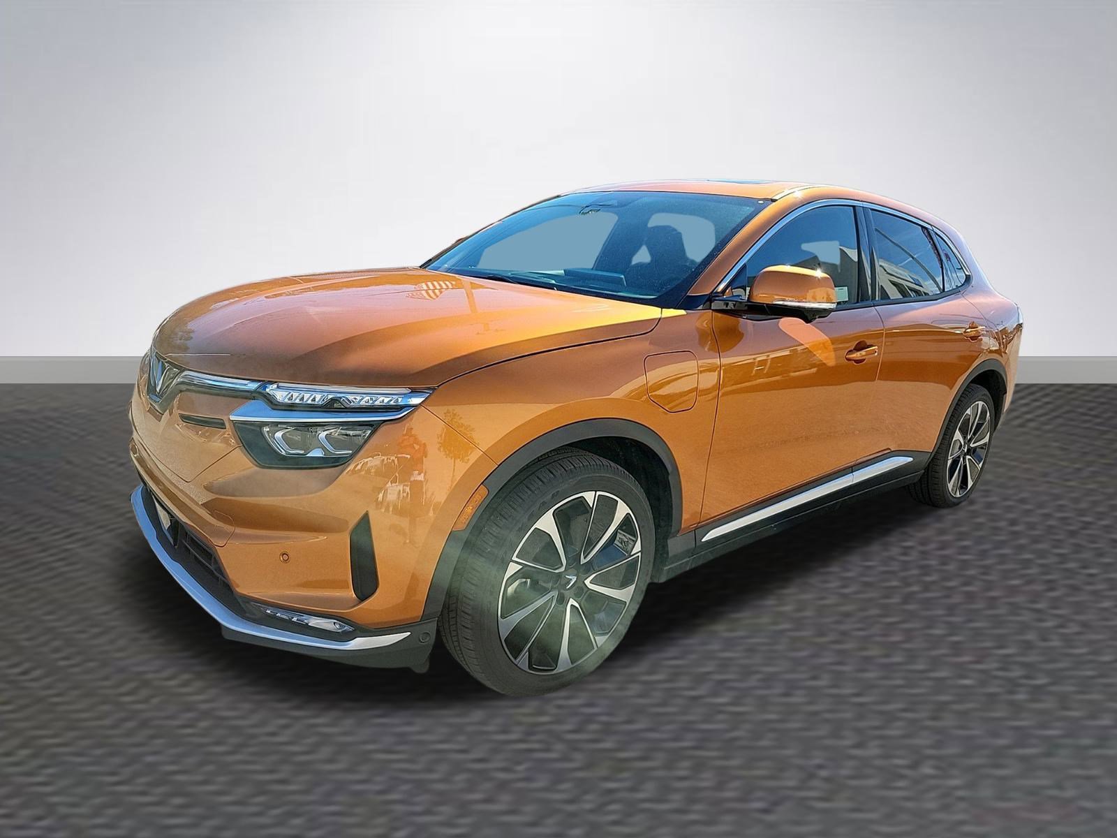 2025 Vinfast VF 8 photo 3