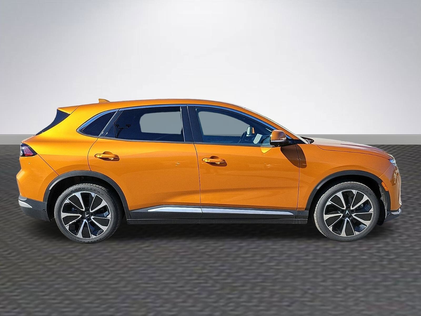 2025 Vinfast VF 8 photo 4