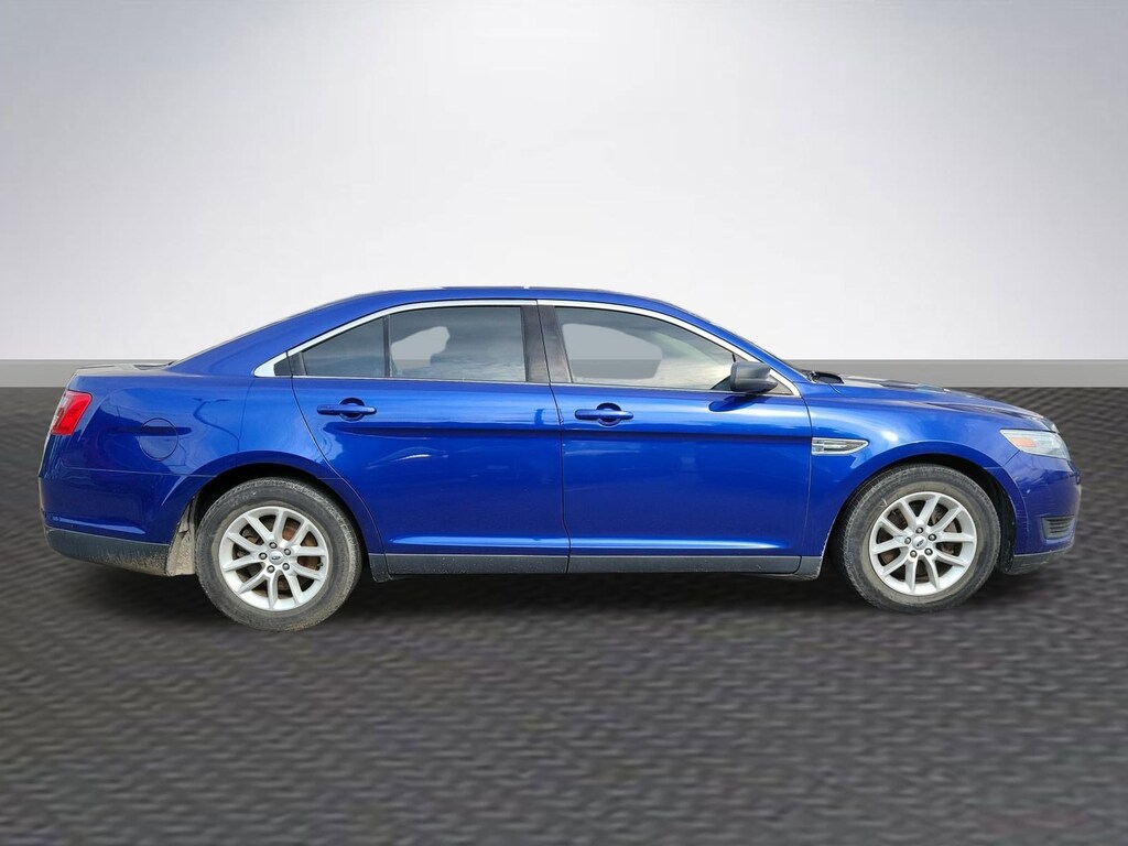 Used 2013 Ford Taurus SE Sedan