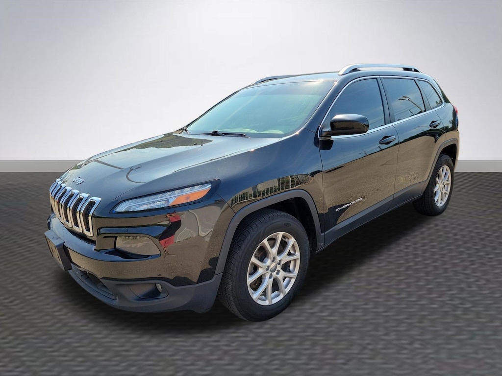 Used 2016 Jeep Cherokee Latitude 4x4 SUV