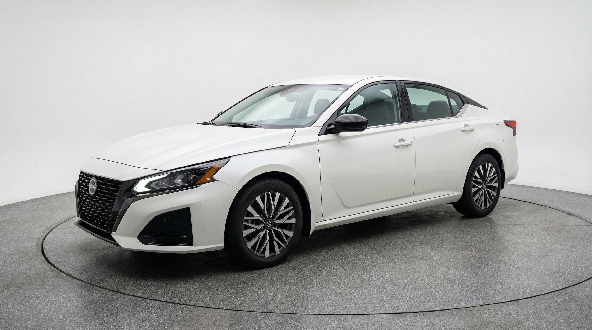 Thumbnail: 2025 Nissan Altima - 3