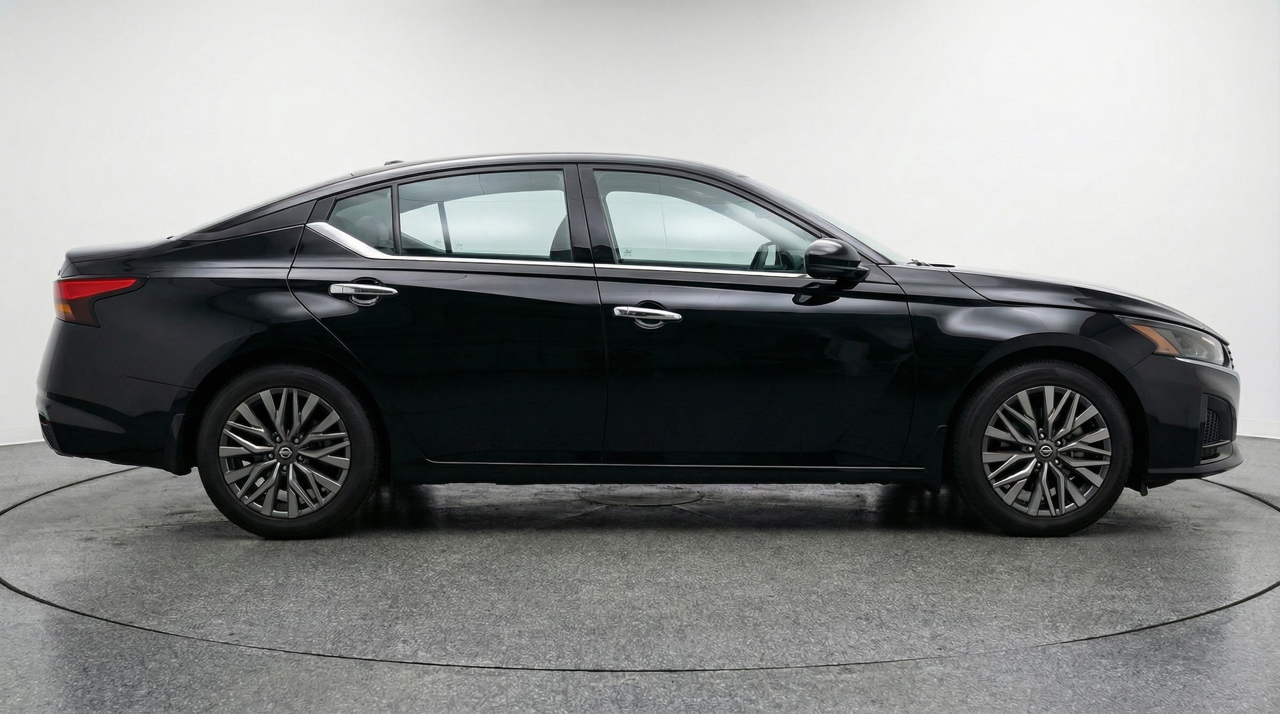 Thumbnail: 2025 Nissan Altima - 8