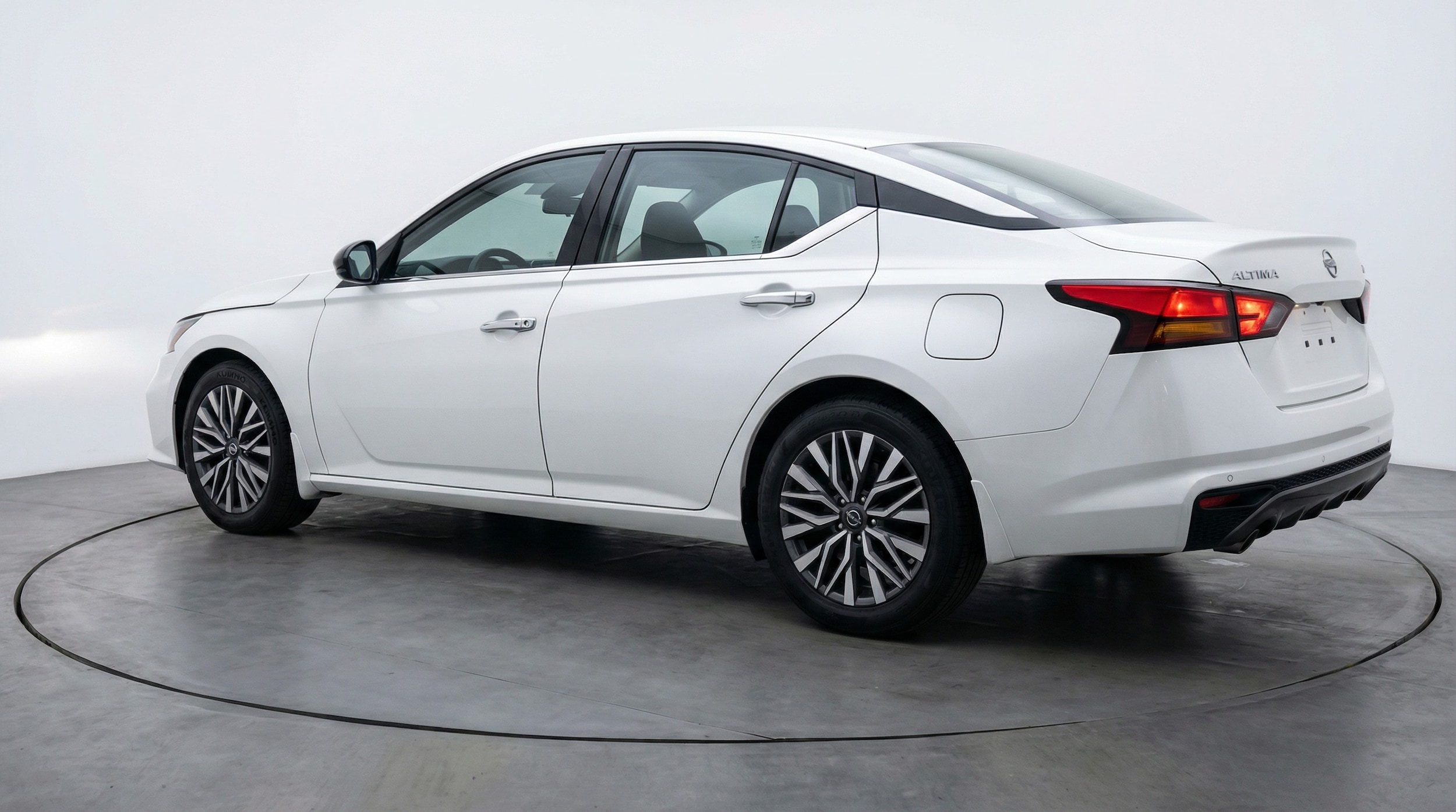 Thumbnail: 2025 Nissan Altima - 5