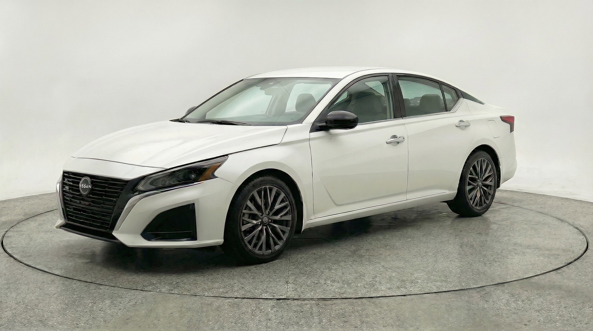 Thumbnail: 2025 Nissan Altima - 3