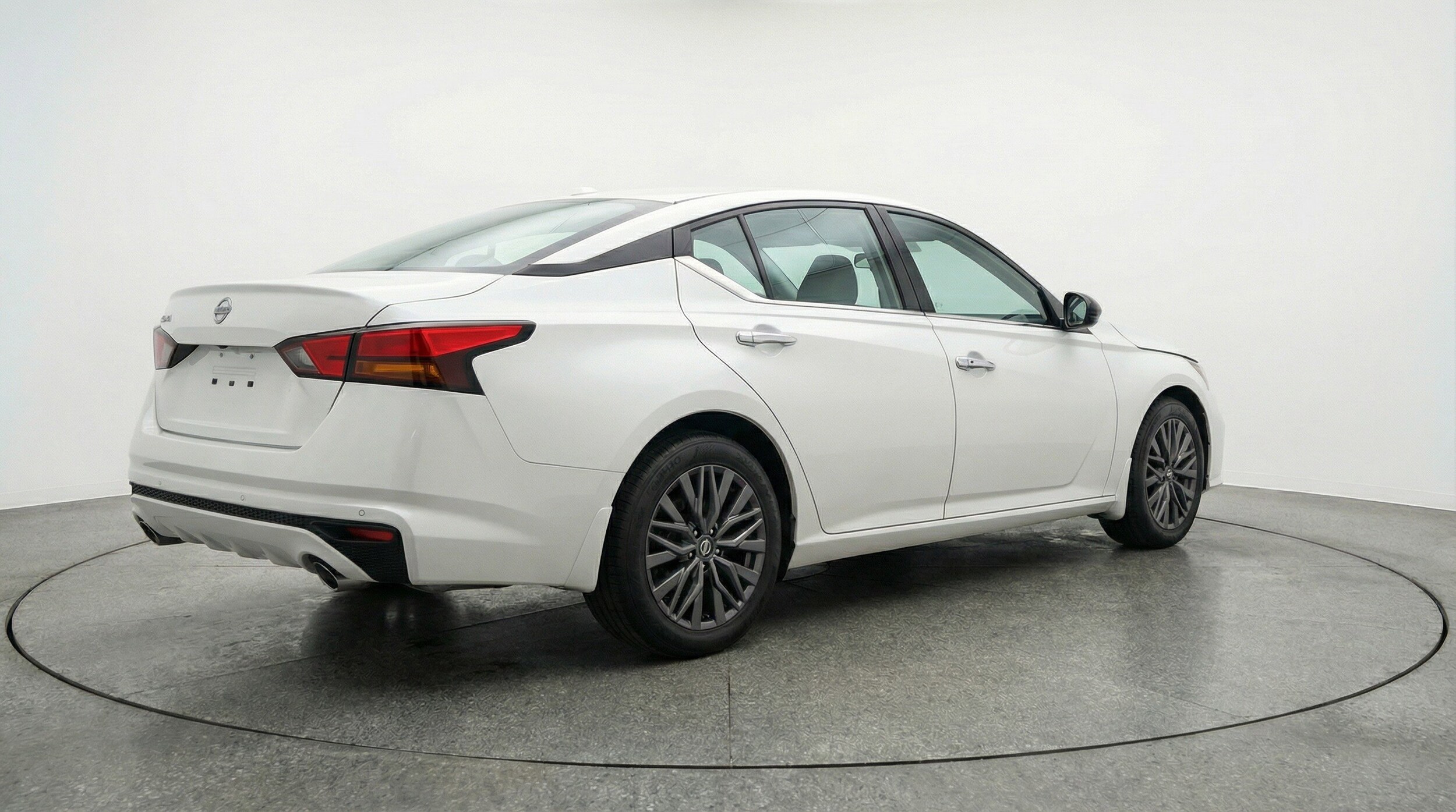 Thumbnail: 2025 Nissan Altima - 9