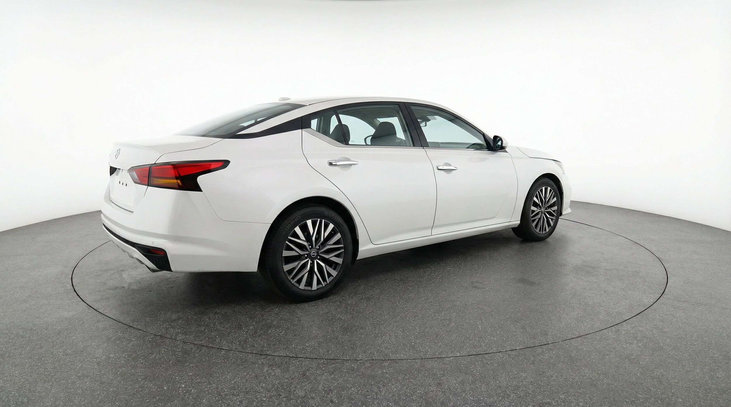 Thumbnail: 2025 Nissan Altima - 9