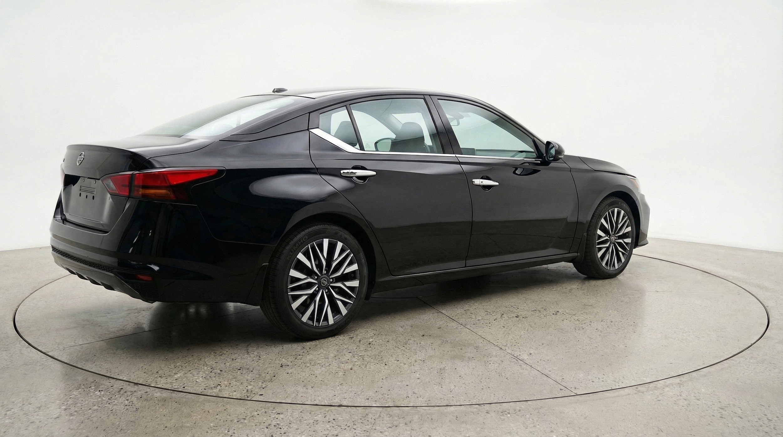 Thumbnail: 2025 Nissan Altima - 9