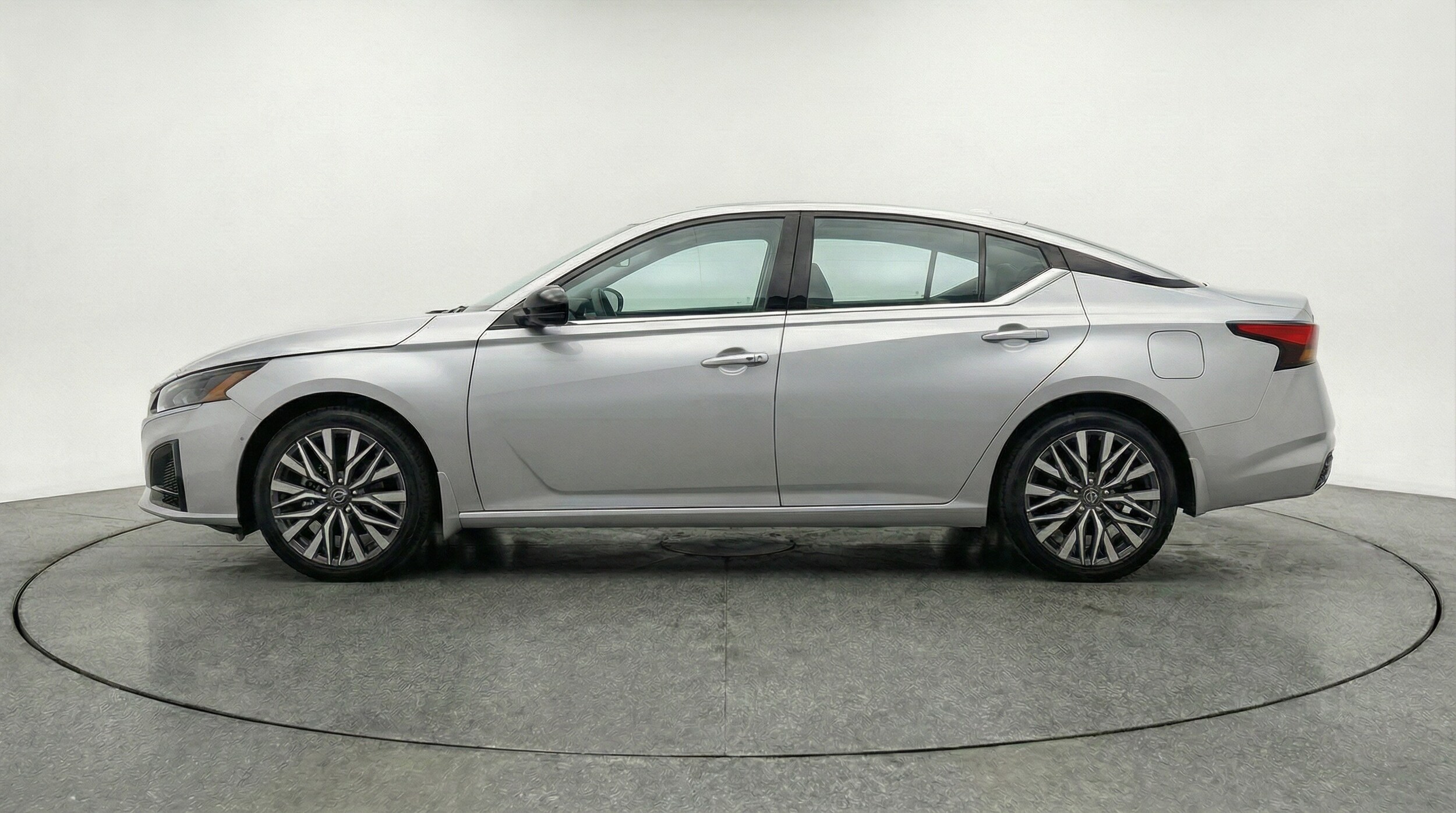 Thumbnail: 2025 Nissan Altima - 4