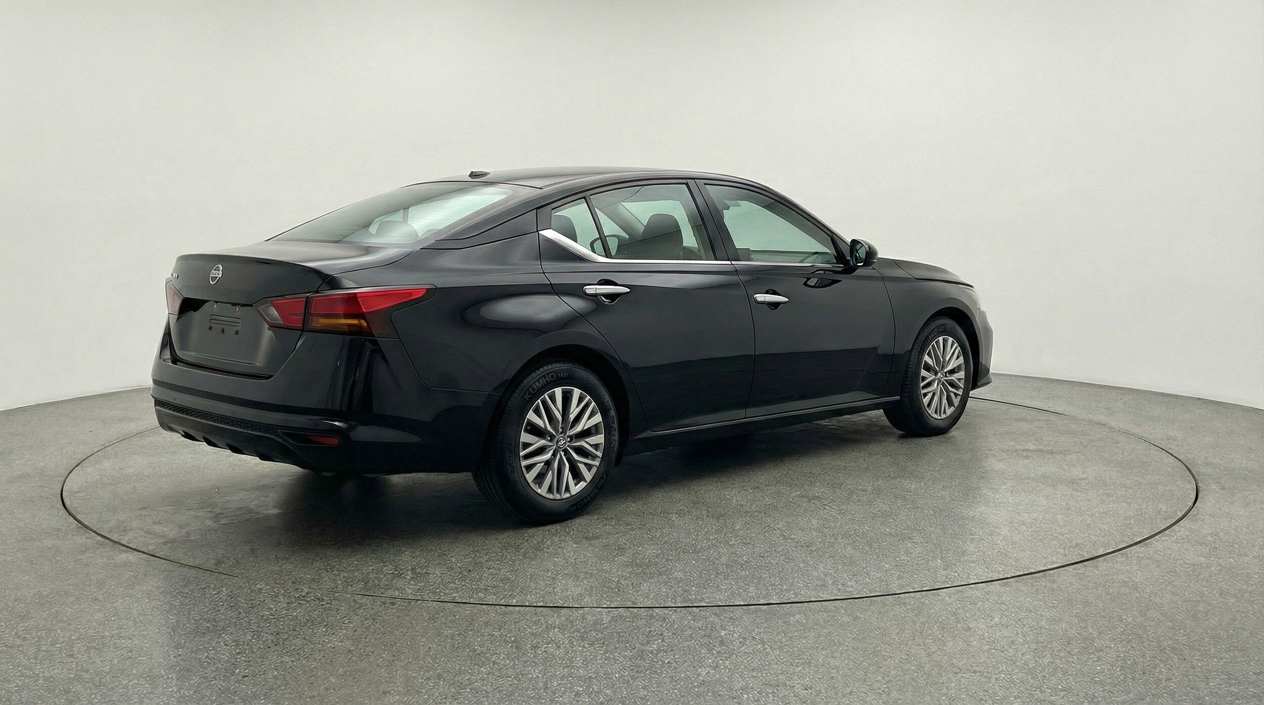 Thumbnail: 2025 Nissan Altima - 9