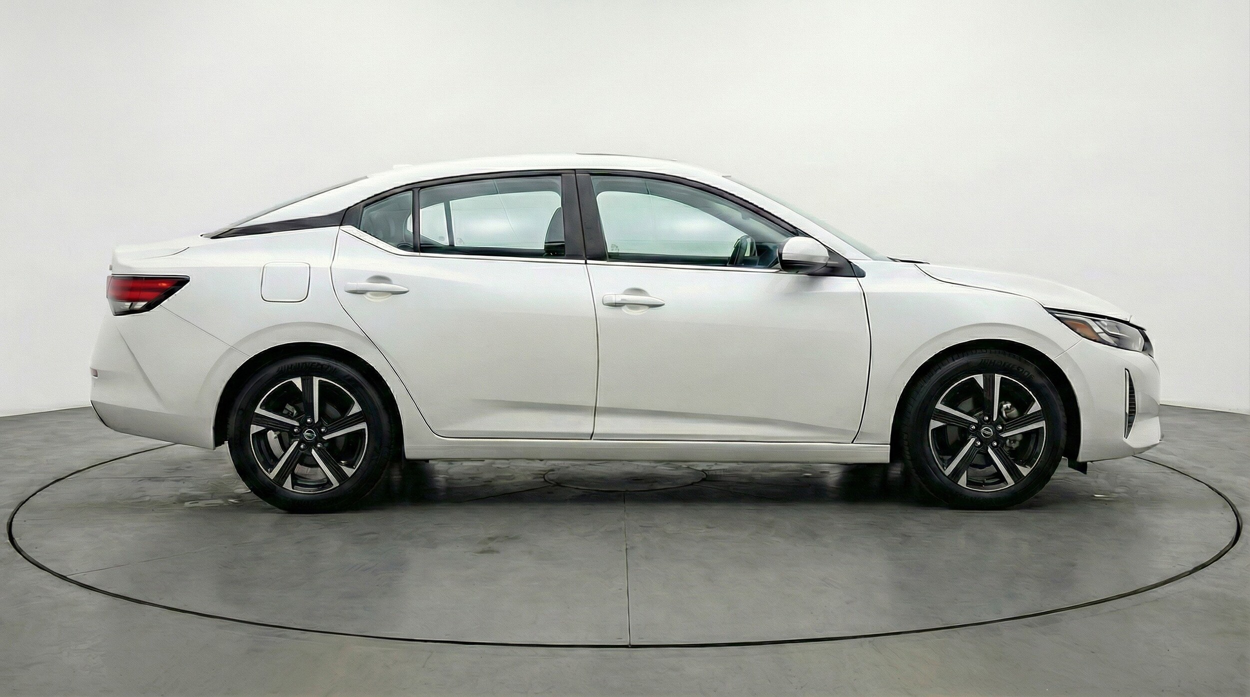 Thumbnail: 2025 Nissan Sentra - 11