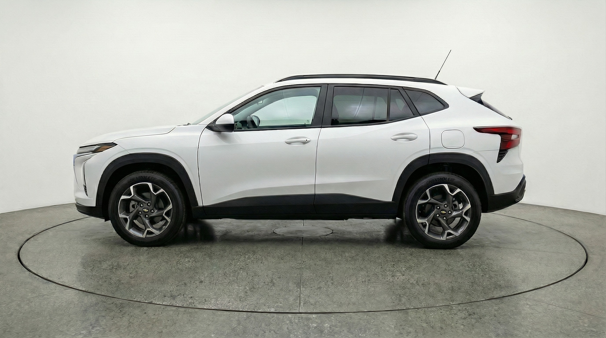 Thumbnail: 2025 Chevrolet Trax - 4