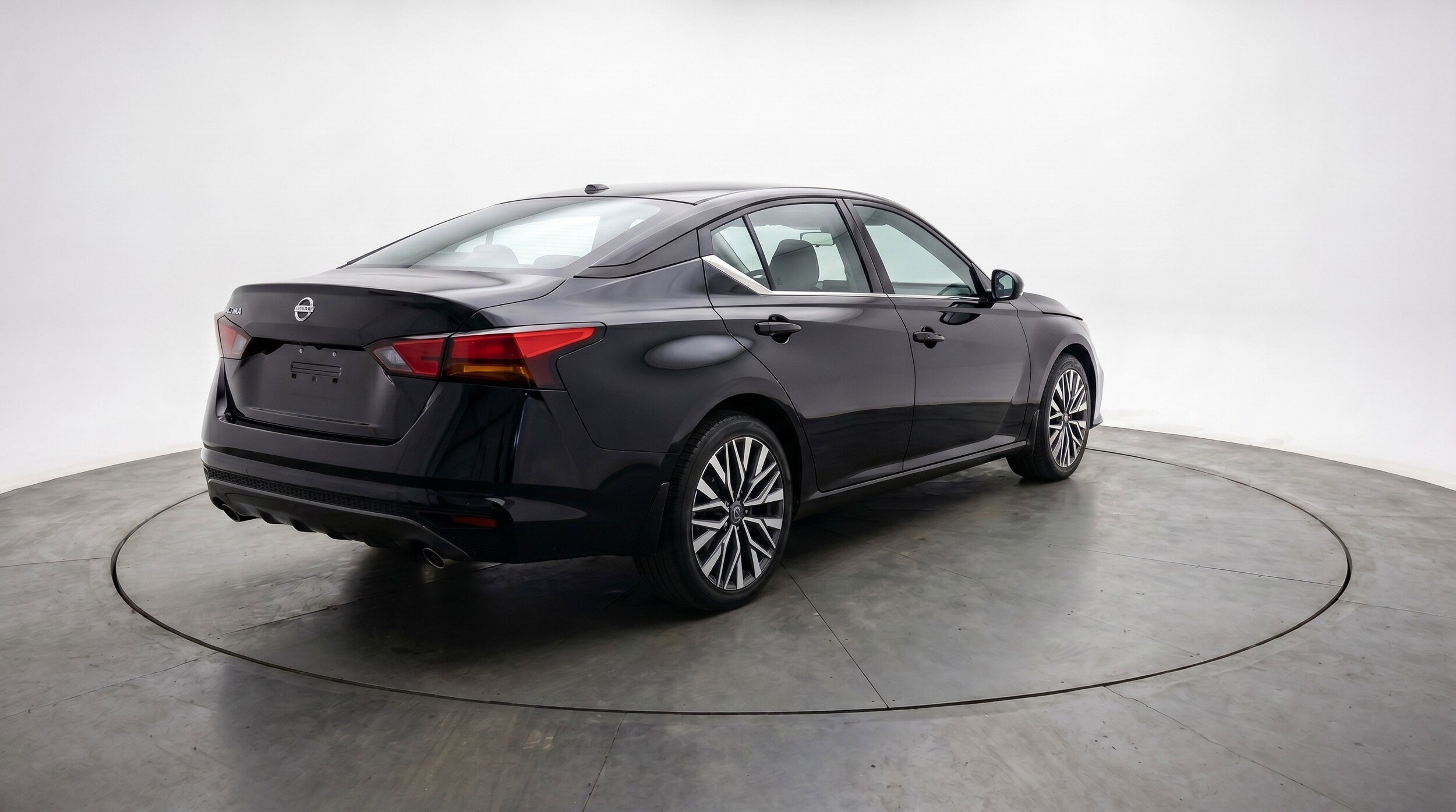 Thumbnail: 2025 Nissan Altima - 9