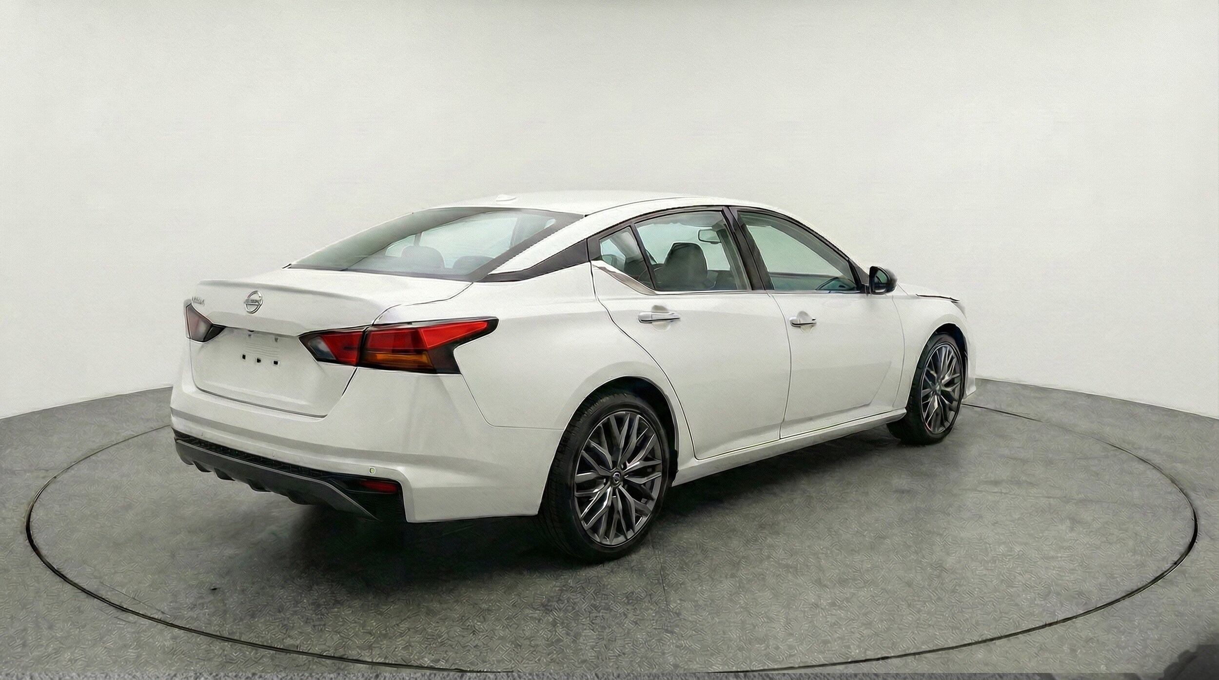 Thumbnail: 2025 Nissan Altima - 9