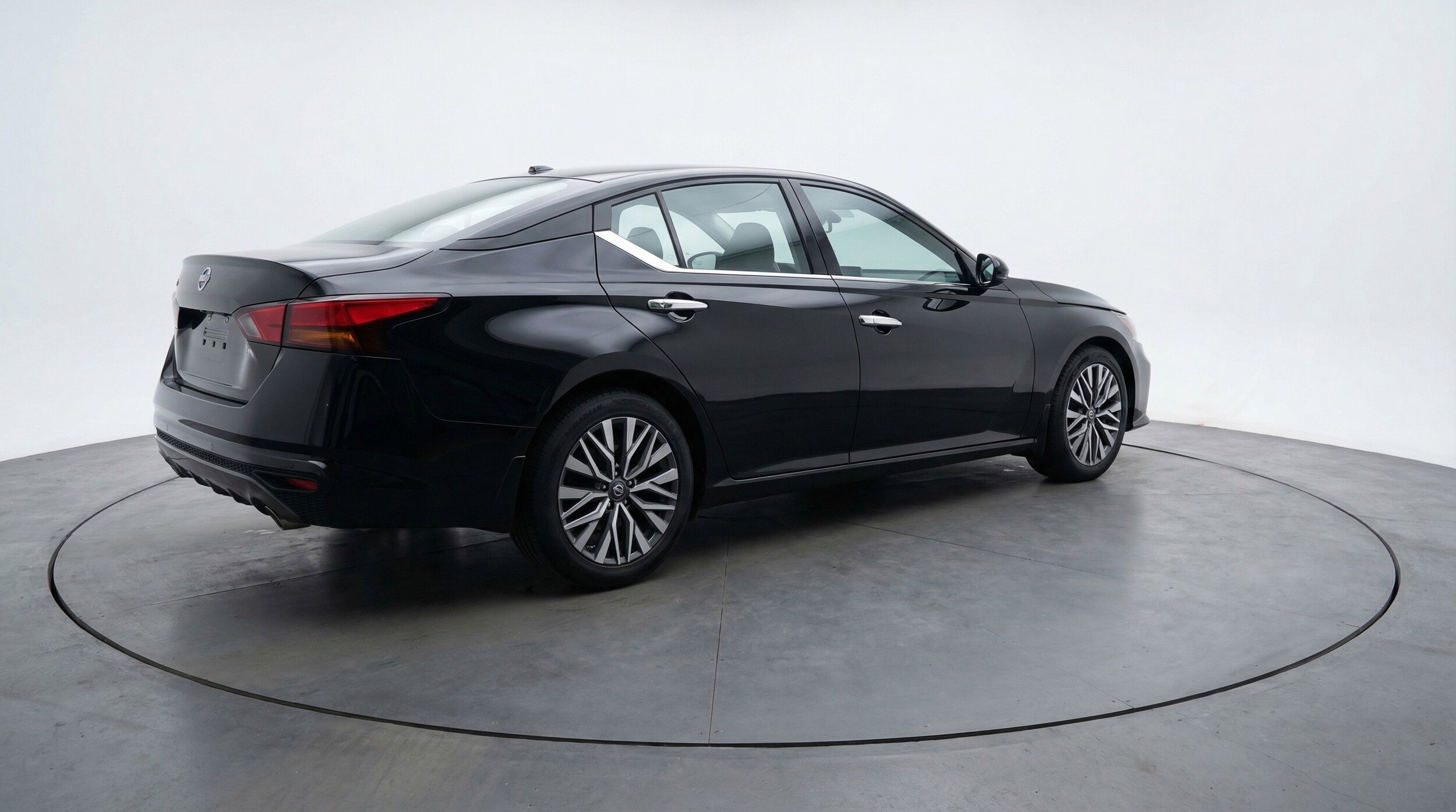 Thumbnail: 2025 Nissan Altima - 9