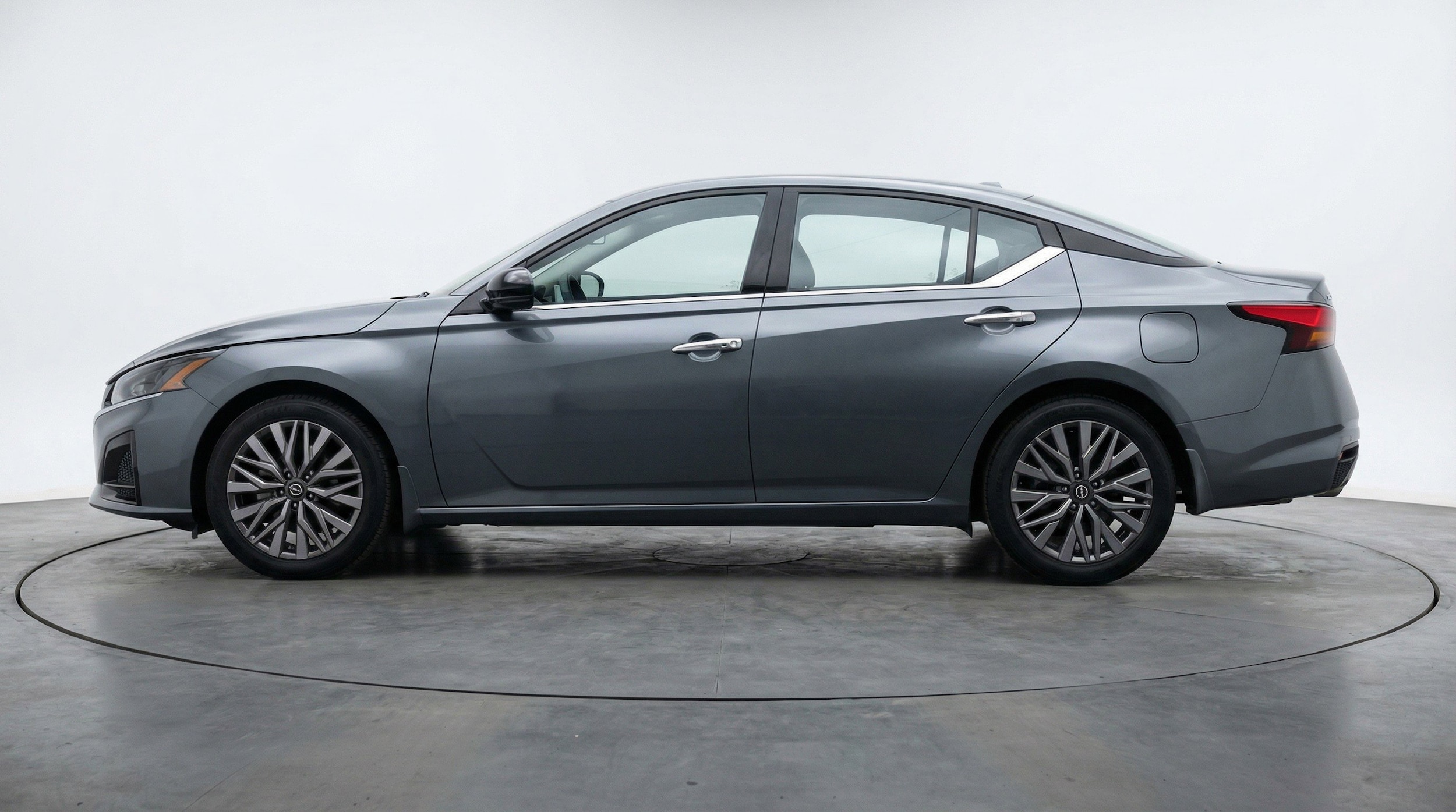 Thumbnail: 2025 Nissan Altima - 5