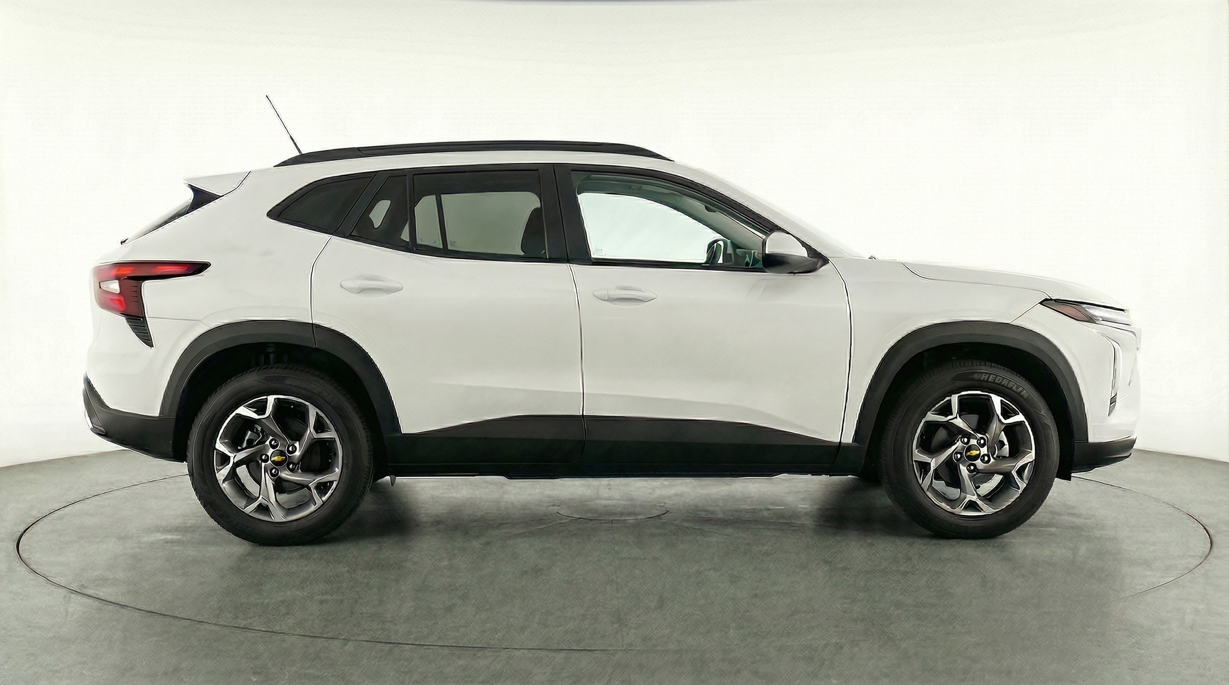 Thumbnail: 2025 Chevrolet Trax - 8