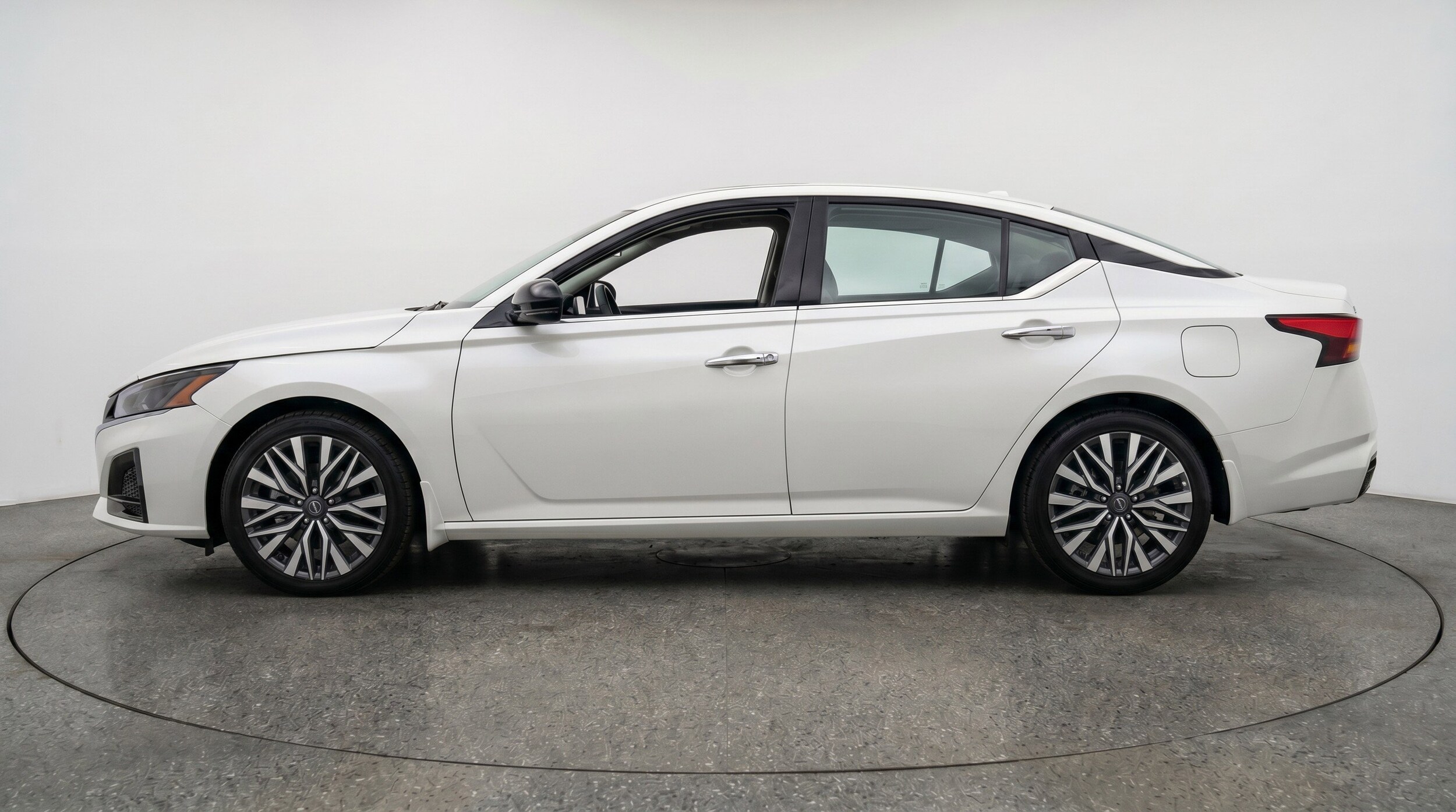 Thumbnail: 2025 Nissan Altima - 5
