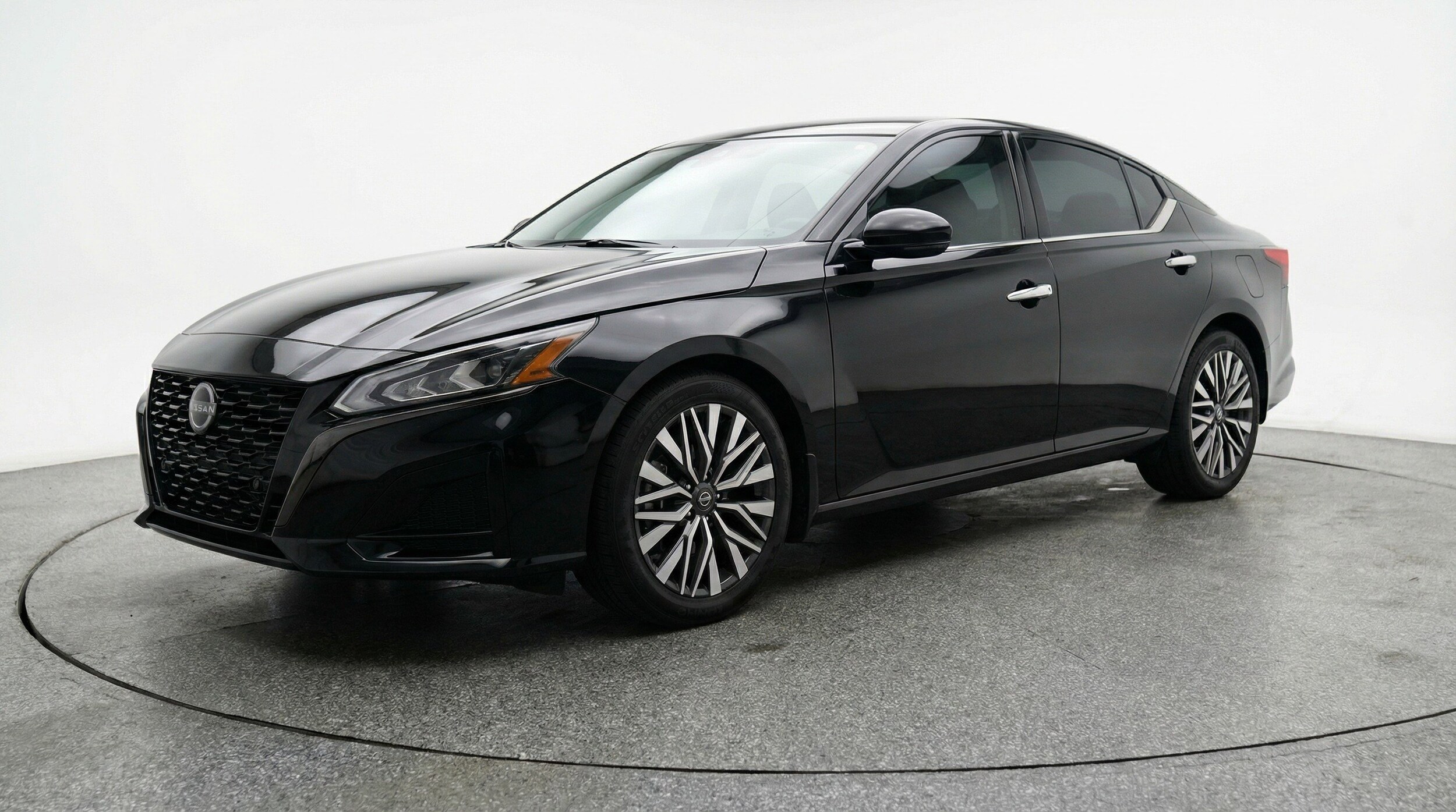 Thumbnail: 2025 Nissan Altima - 3