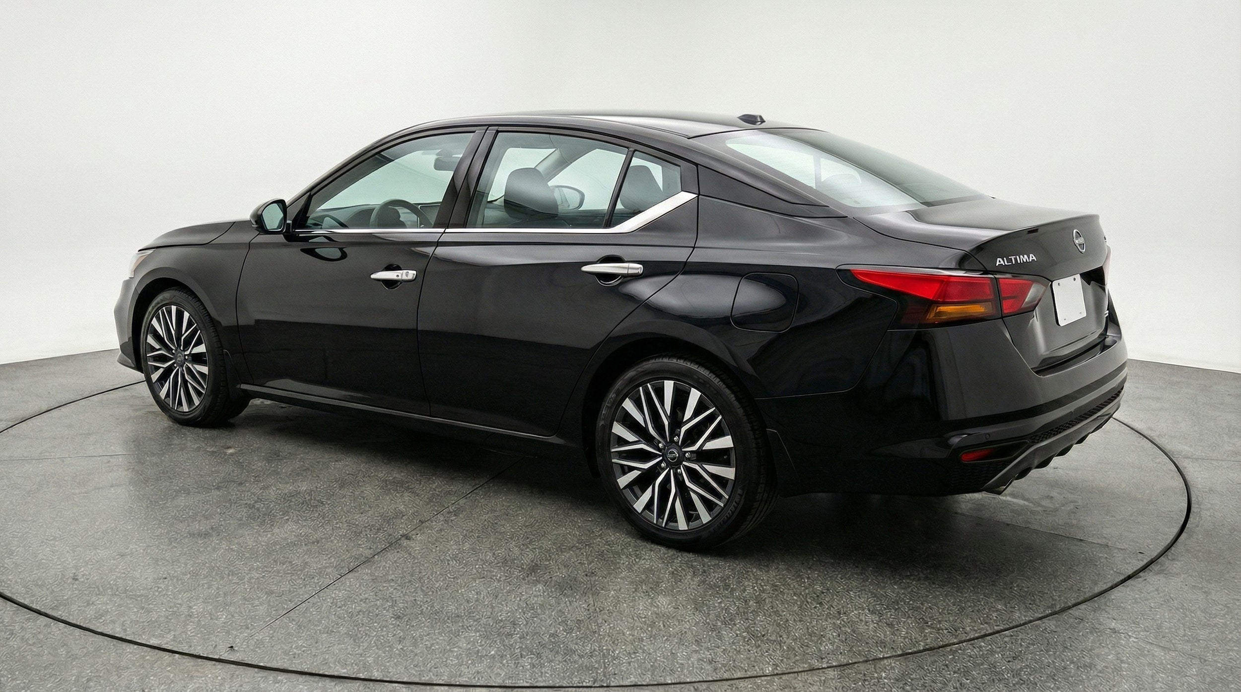 Thumbnail: 2025 Nissan Altima - 5