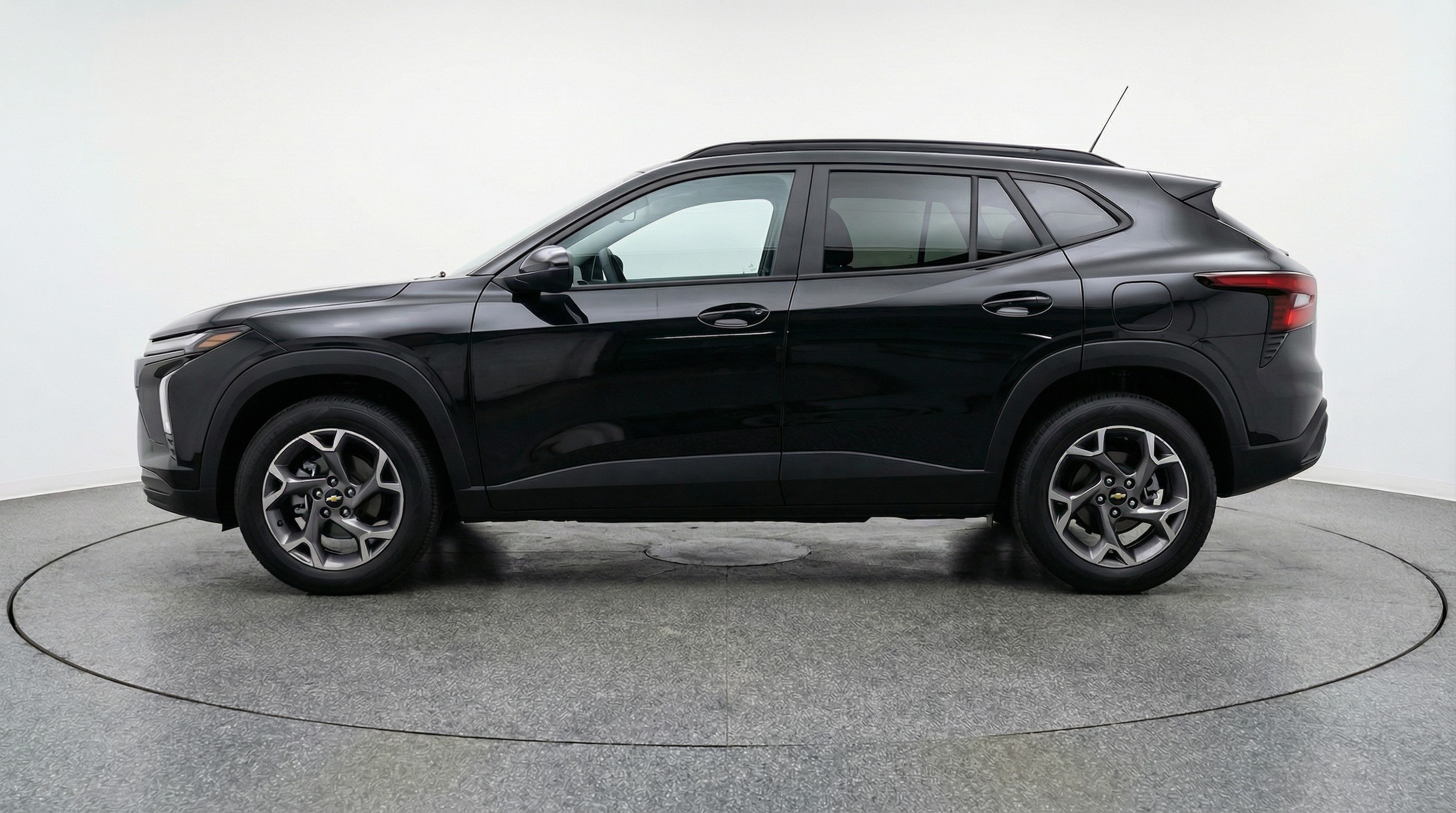 Thumbnail: 2025 Chevrolet Trax - 4