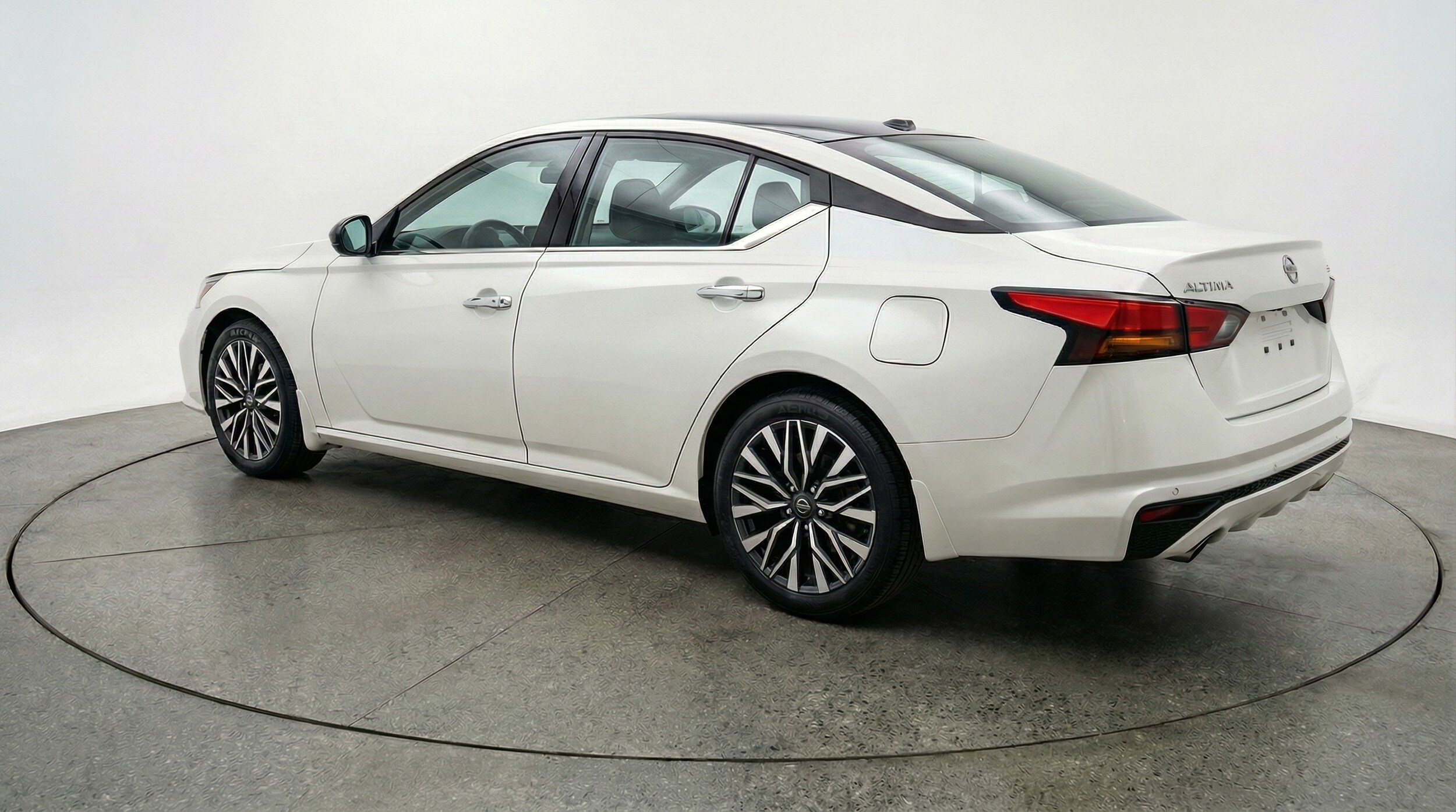 Thumbnail: 2025 Nissan Altima - 5