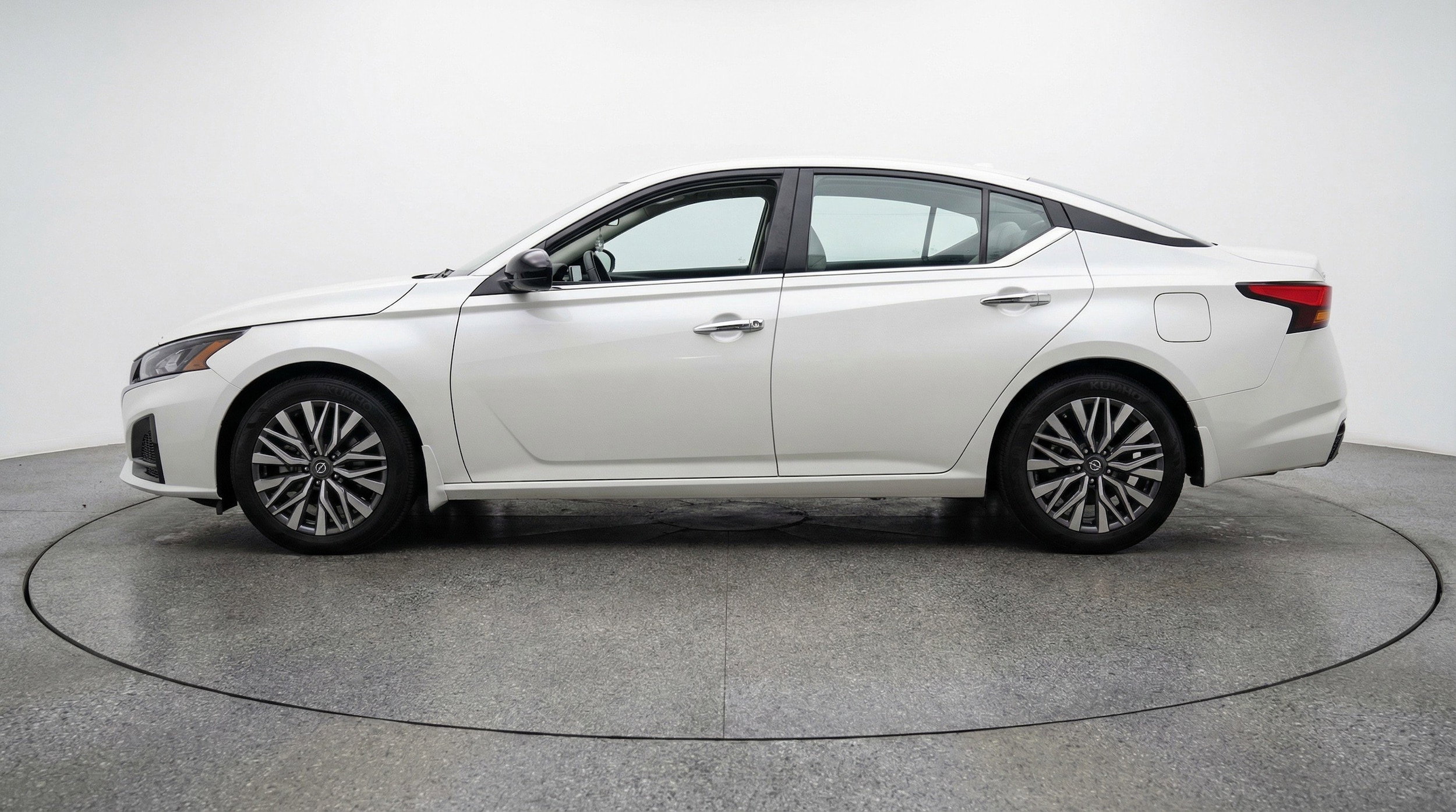 Thumbnail: 2025 Nissan Altima - 5