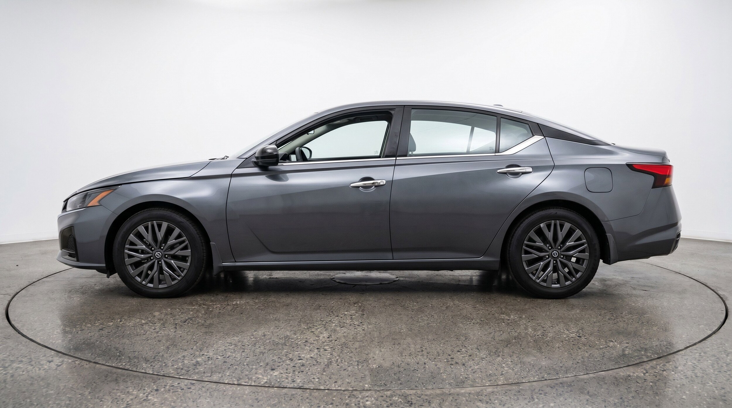 Thumbnail: 2025 Nissan Altima - 5