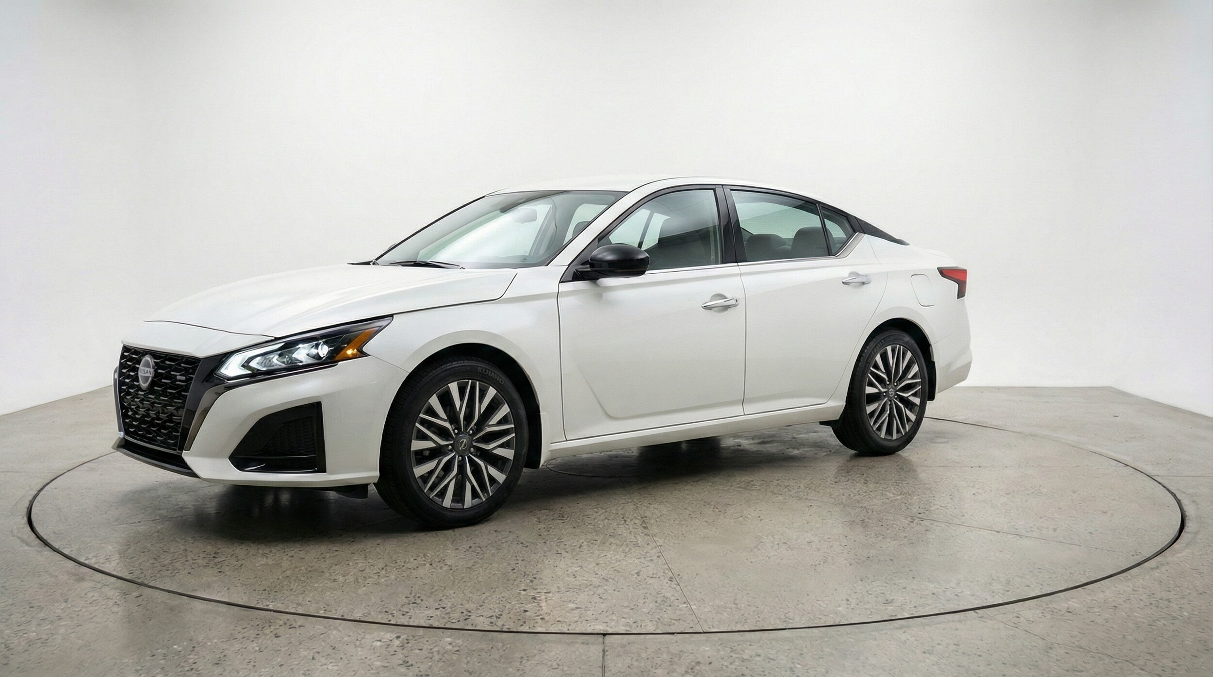 Thumbnail: 2025 Nissan Altima - 3