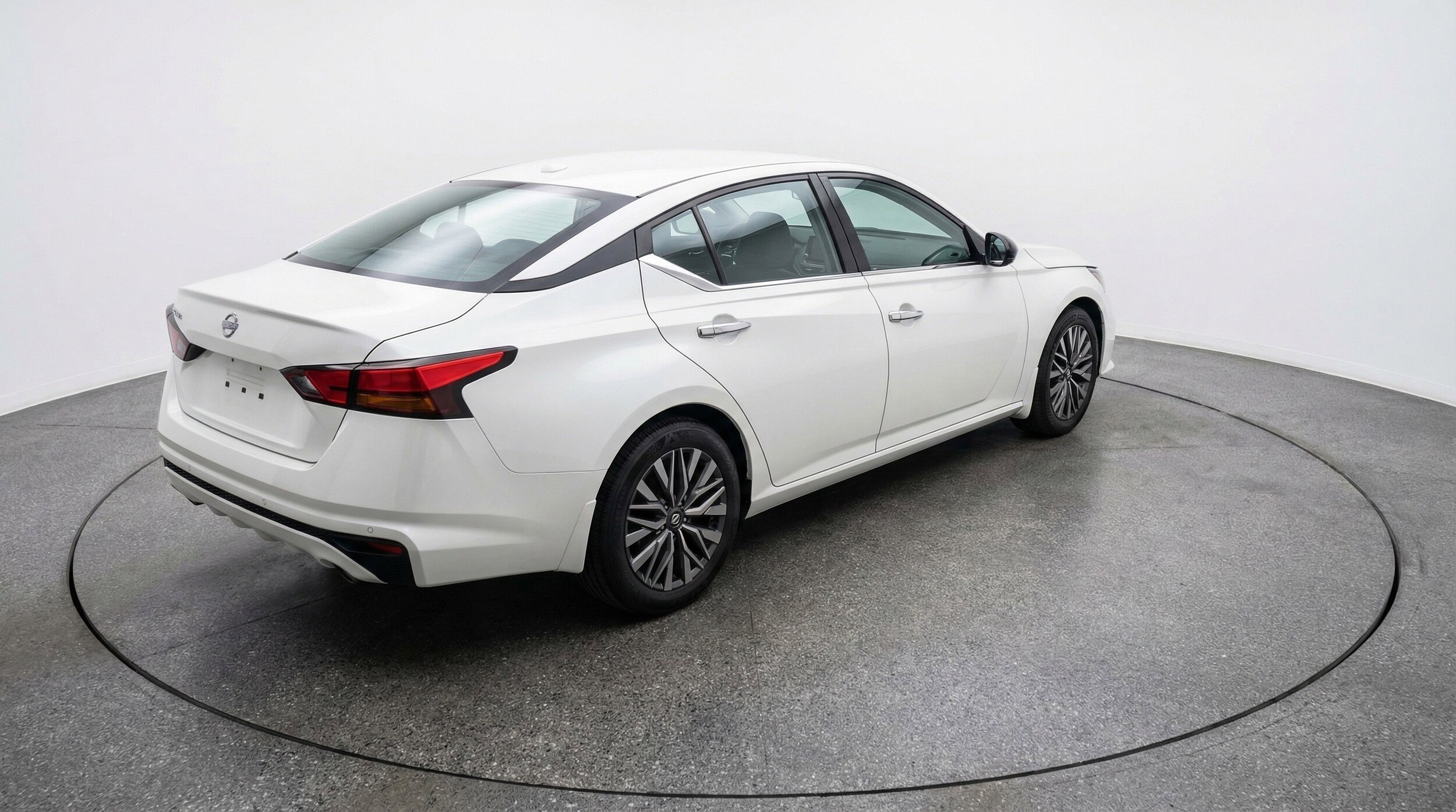 Thumbnail: 2025 Nissan Altima - 9