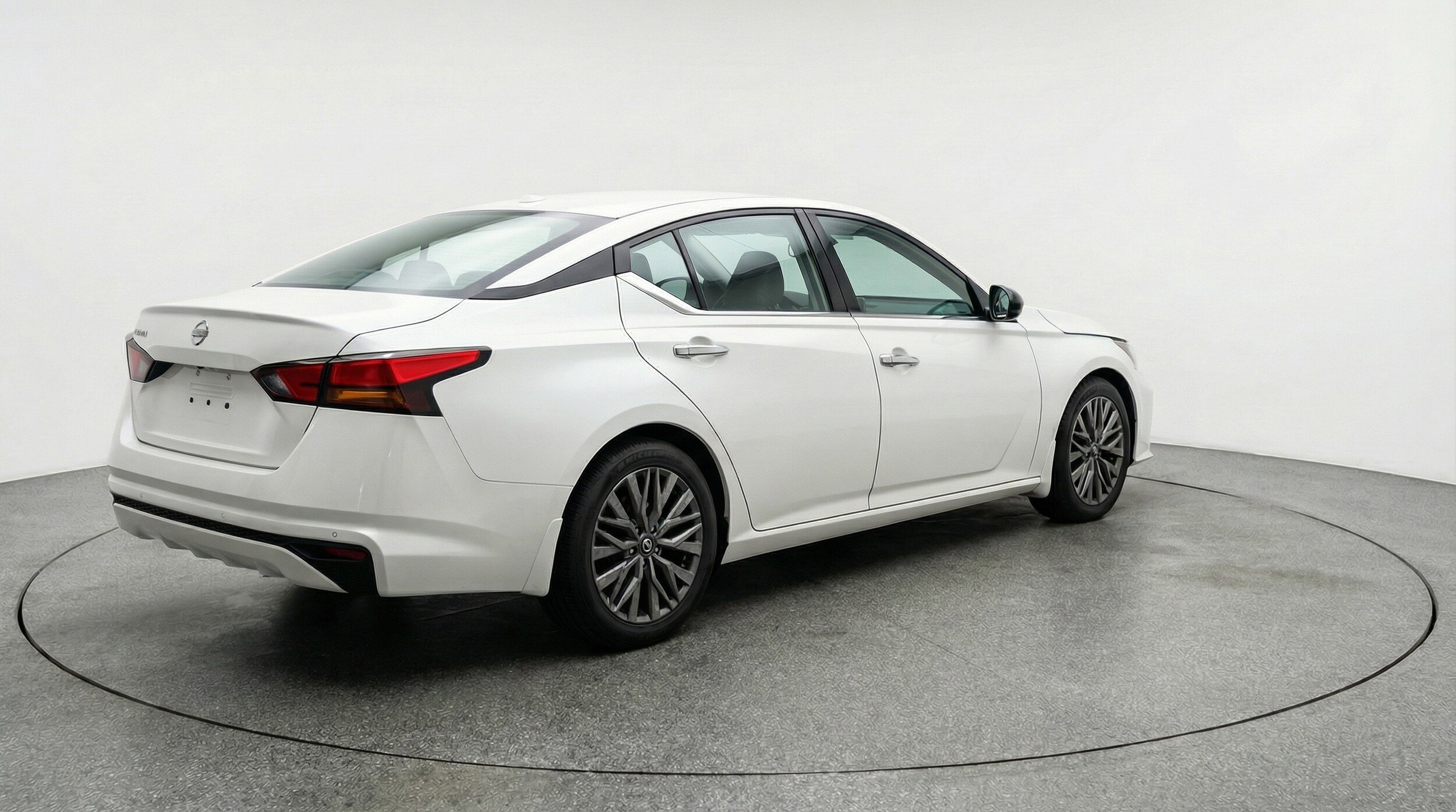 Thumbnail: 2025 Nissan Altima - 9