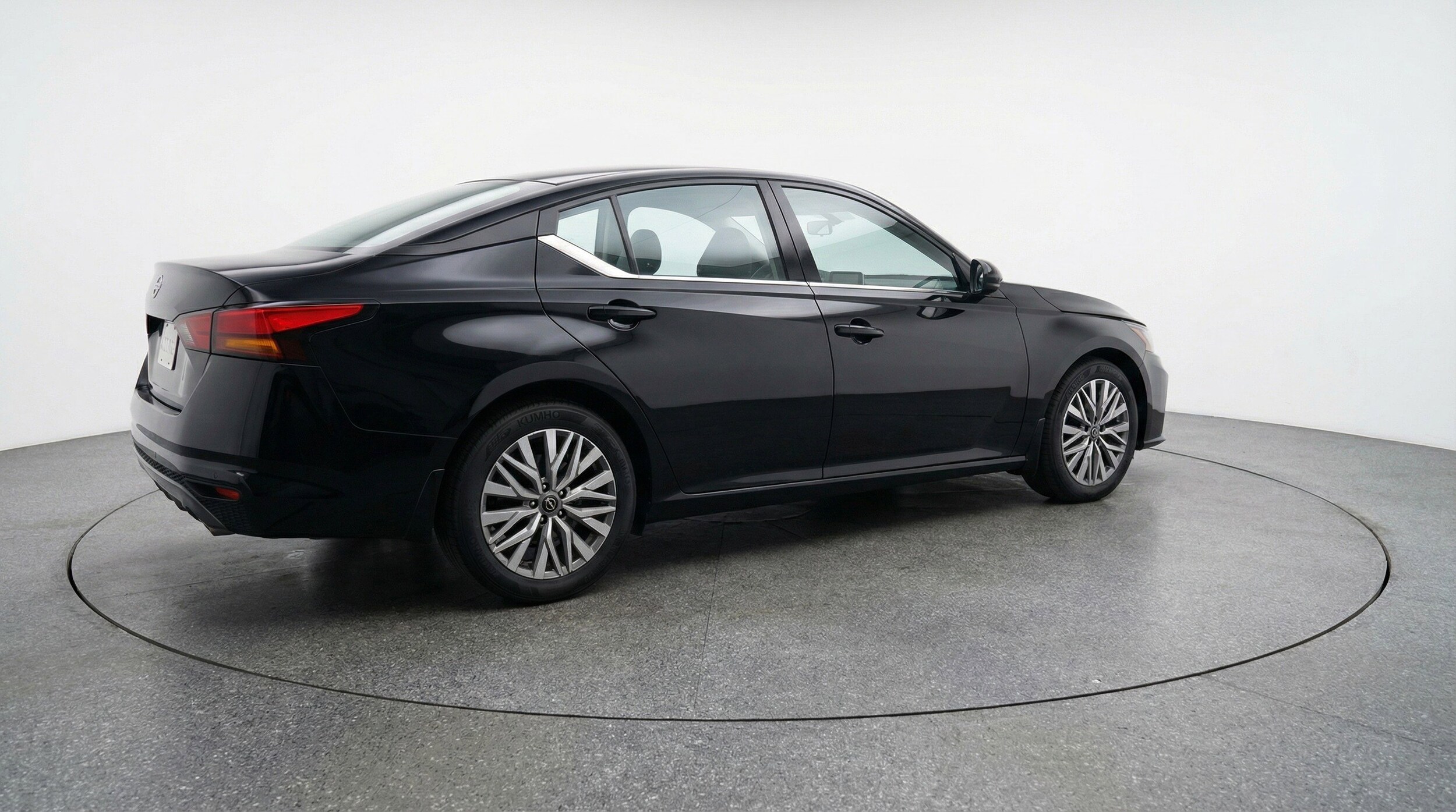 Thumbnail: 2025 Nissan Altima - 9