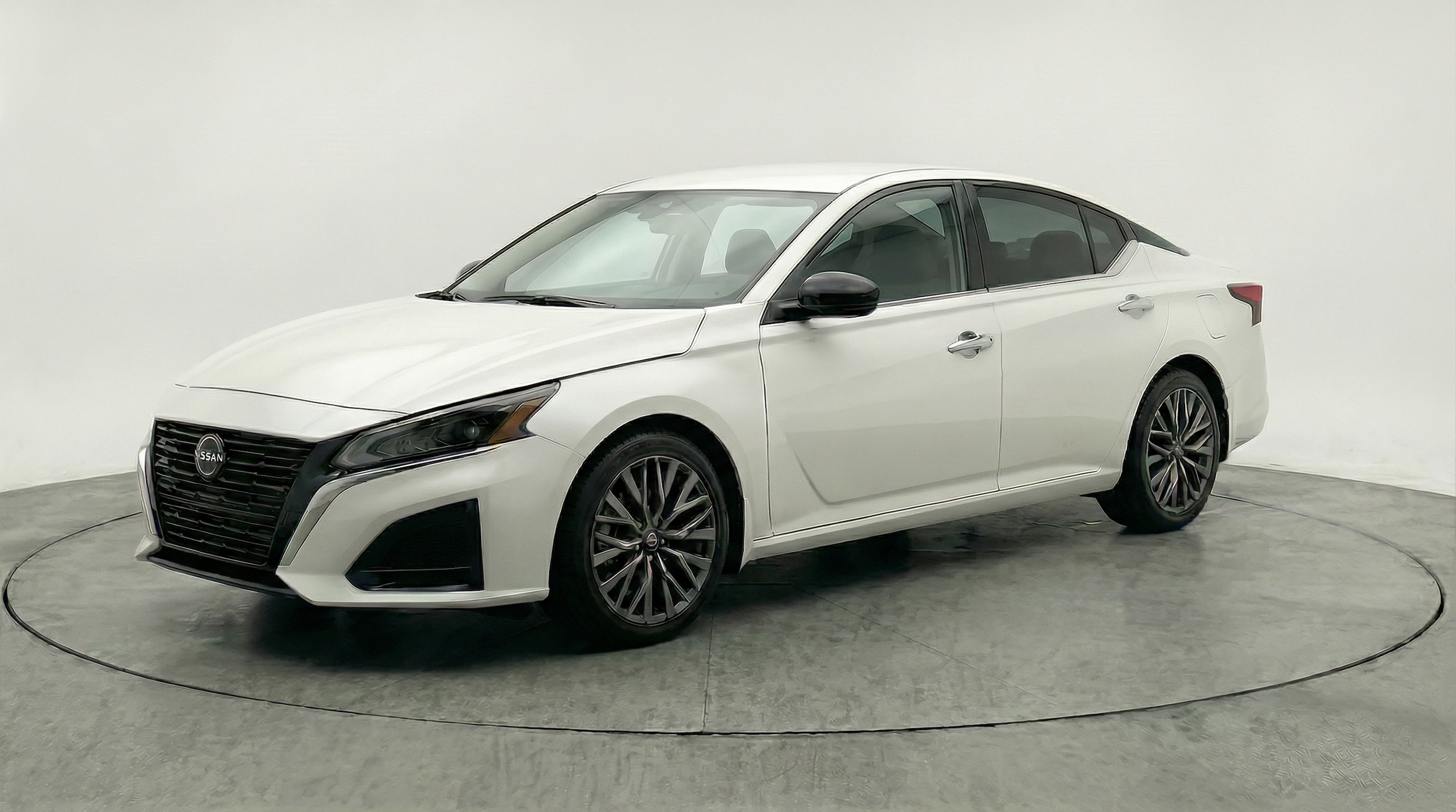 Thumbnail: 2025 Nissan Altima - 3