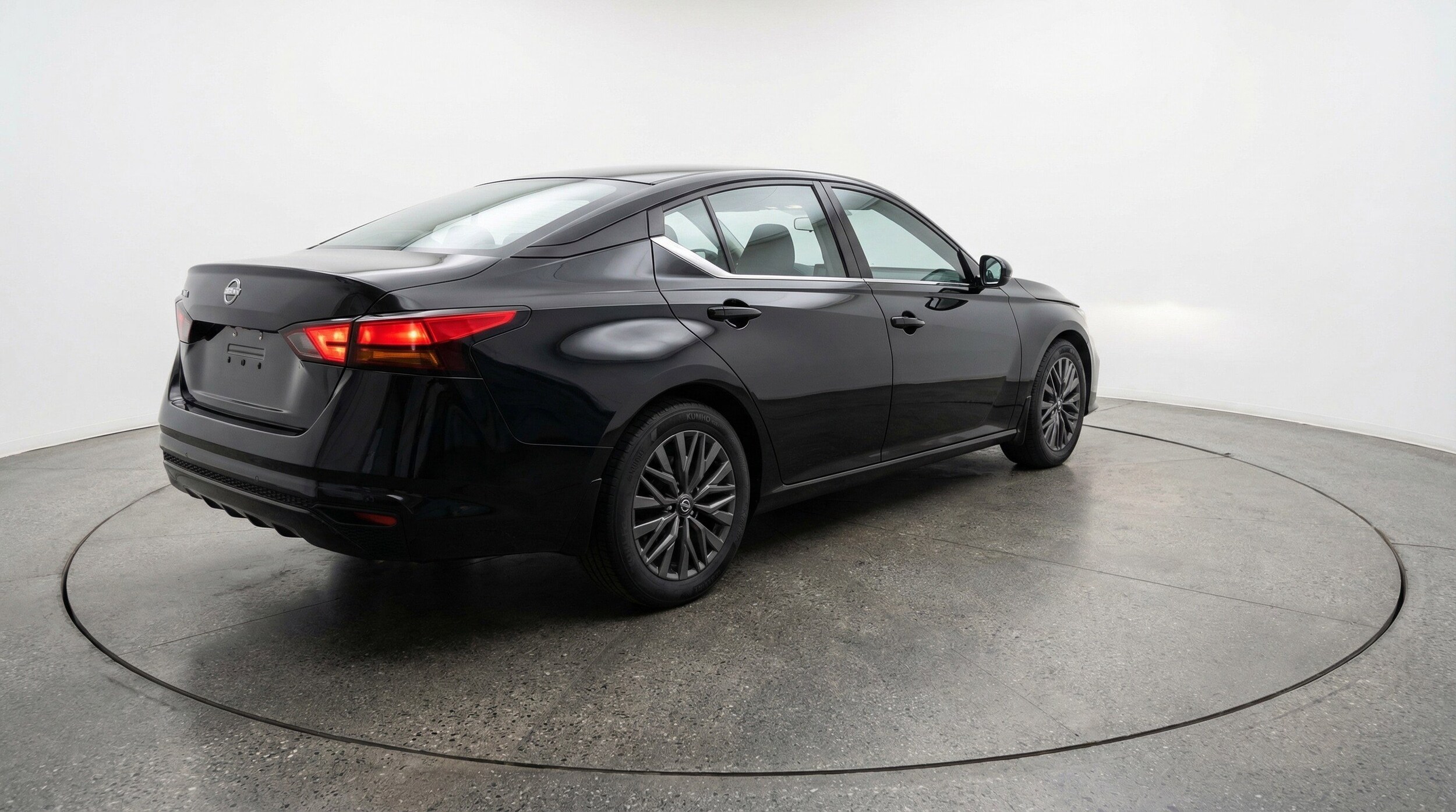 Thumbnail: 2025 Nissan Altima - 9